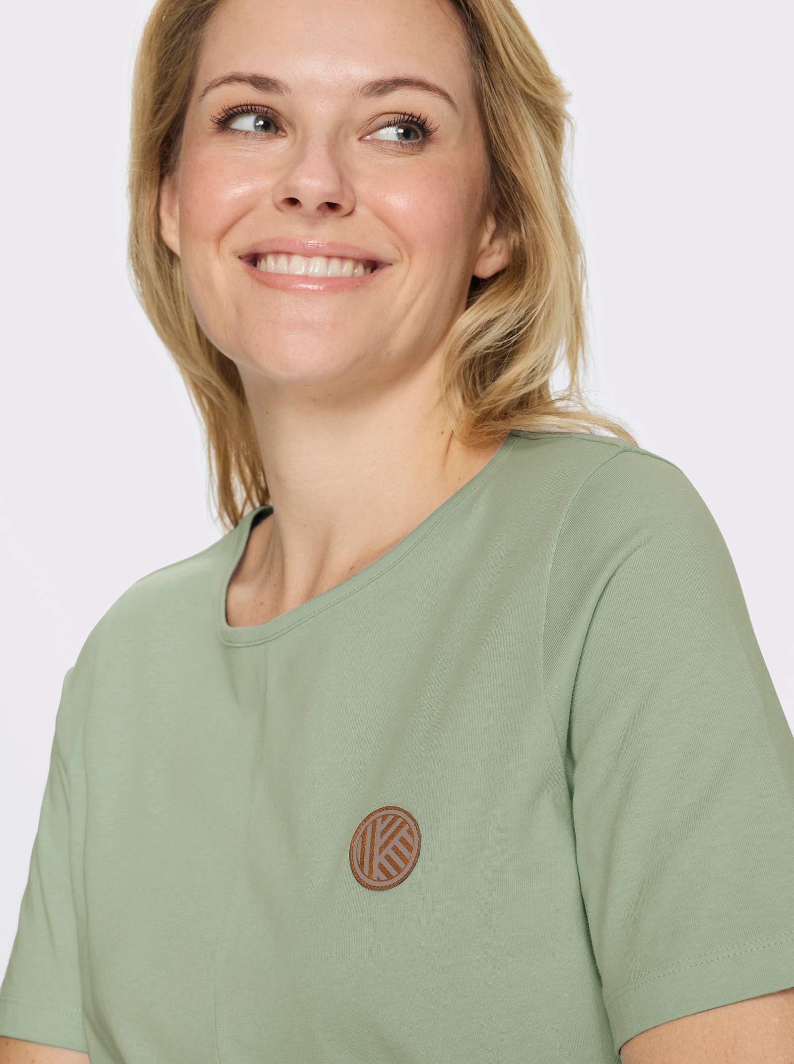 Kurzarmshirt mit elastischem Saum - eucalyptus