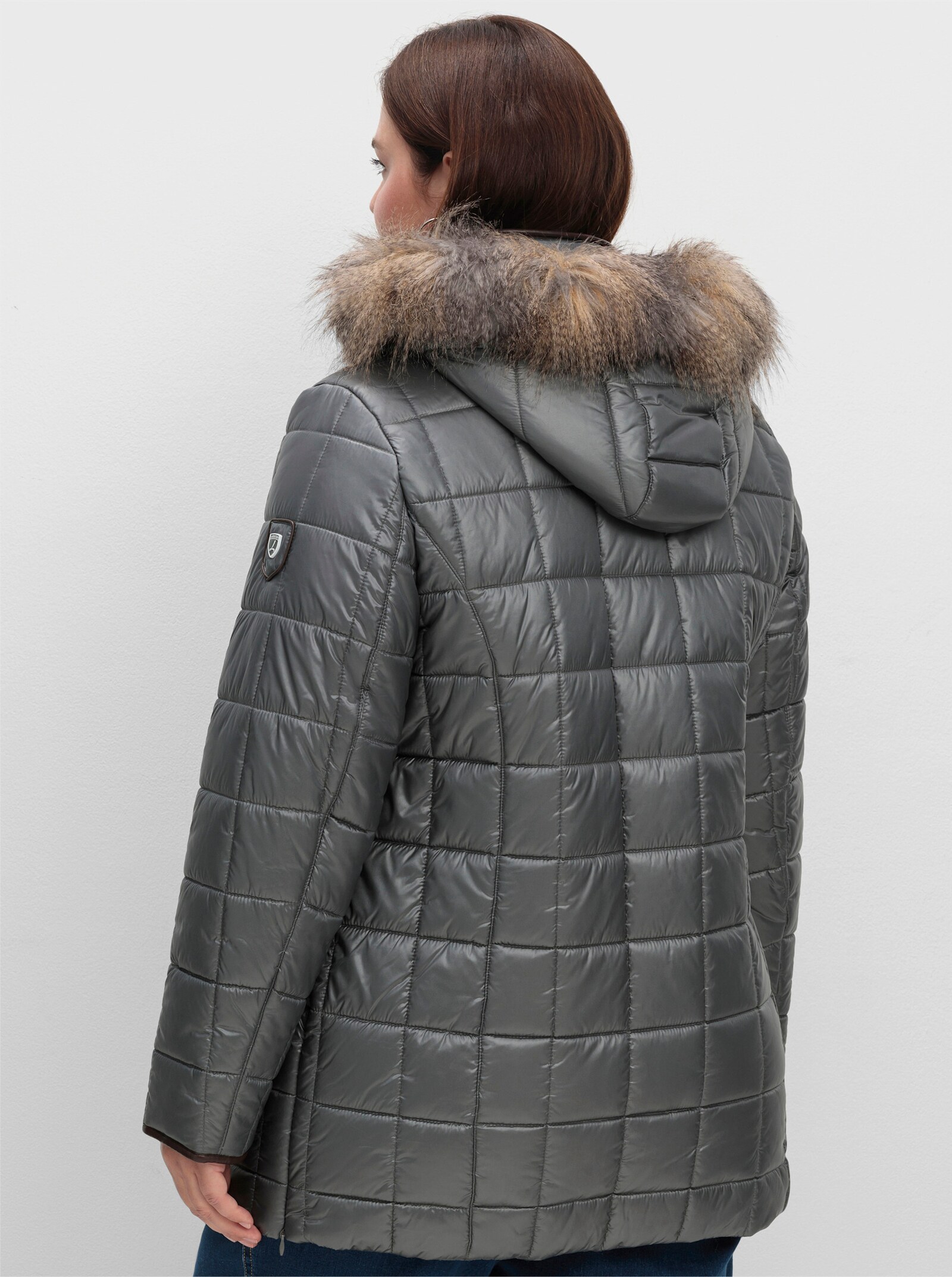 Steppjacke mit Reißverschluss-Seitenschlitzen - grau