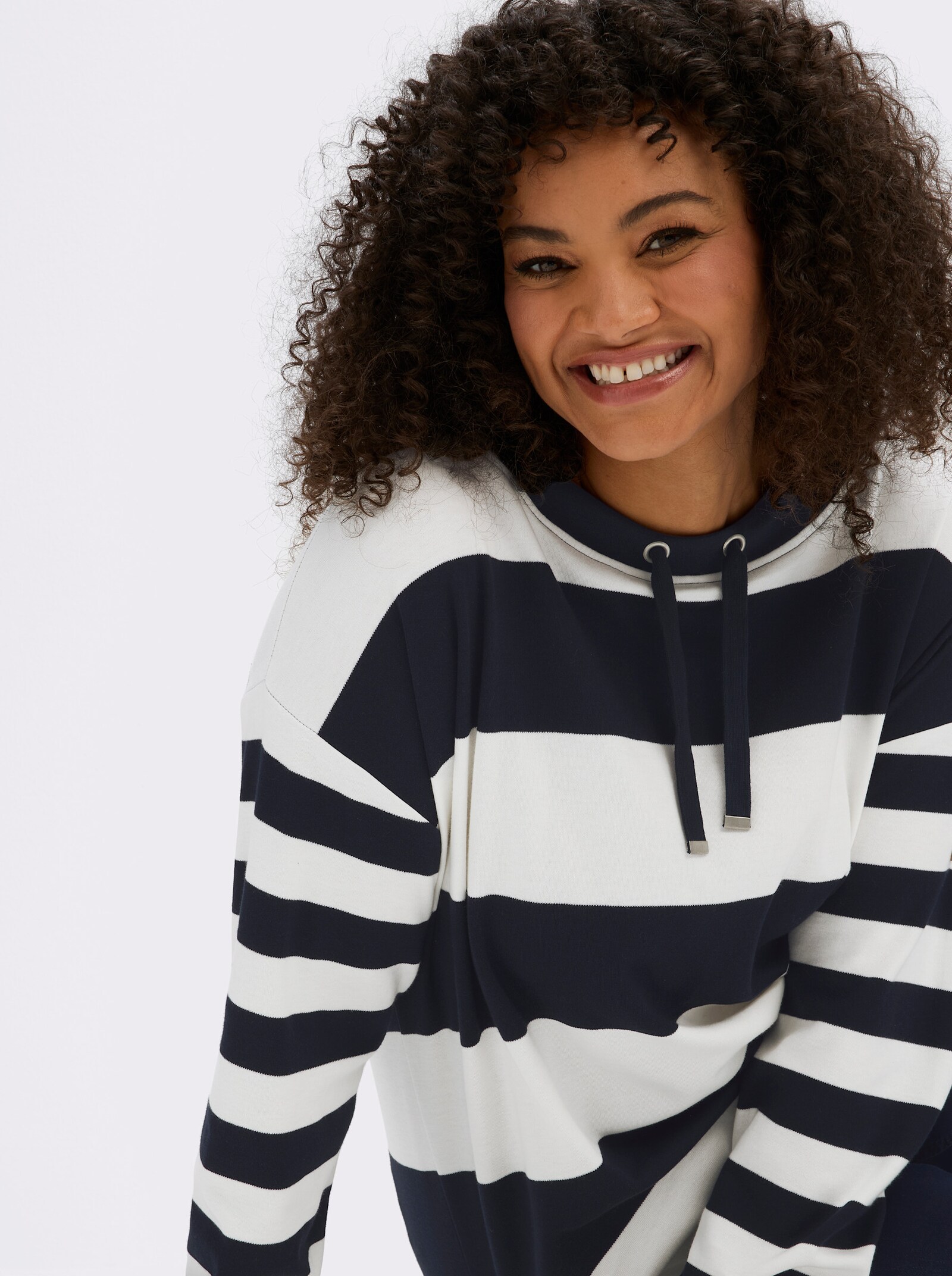 sheego Sweatshirt im Streifen-Mix - tiefblau-ecru-geringelt