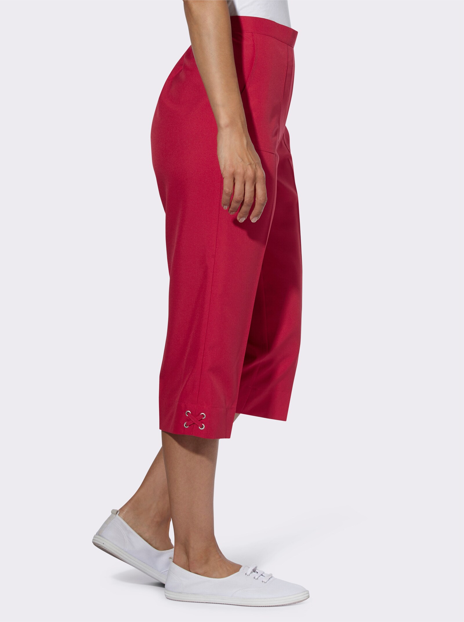  Caprihose mit Bändchen- und Ösenverzierung - rot