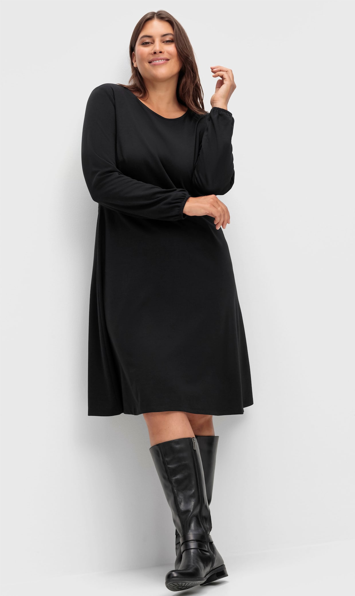 Jerseykleid mit elastischen Bündchen - schwarz