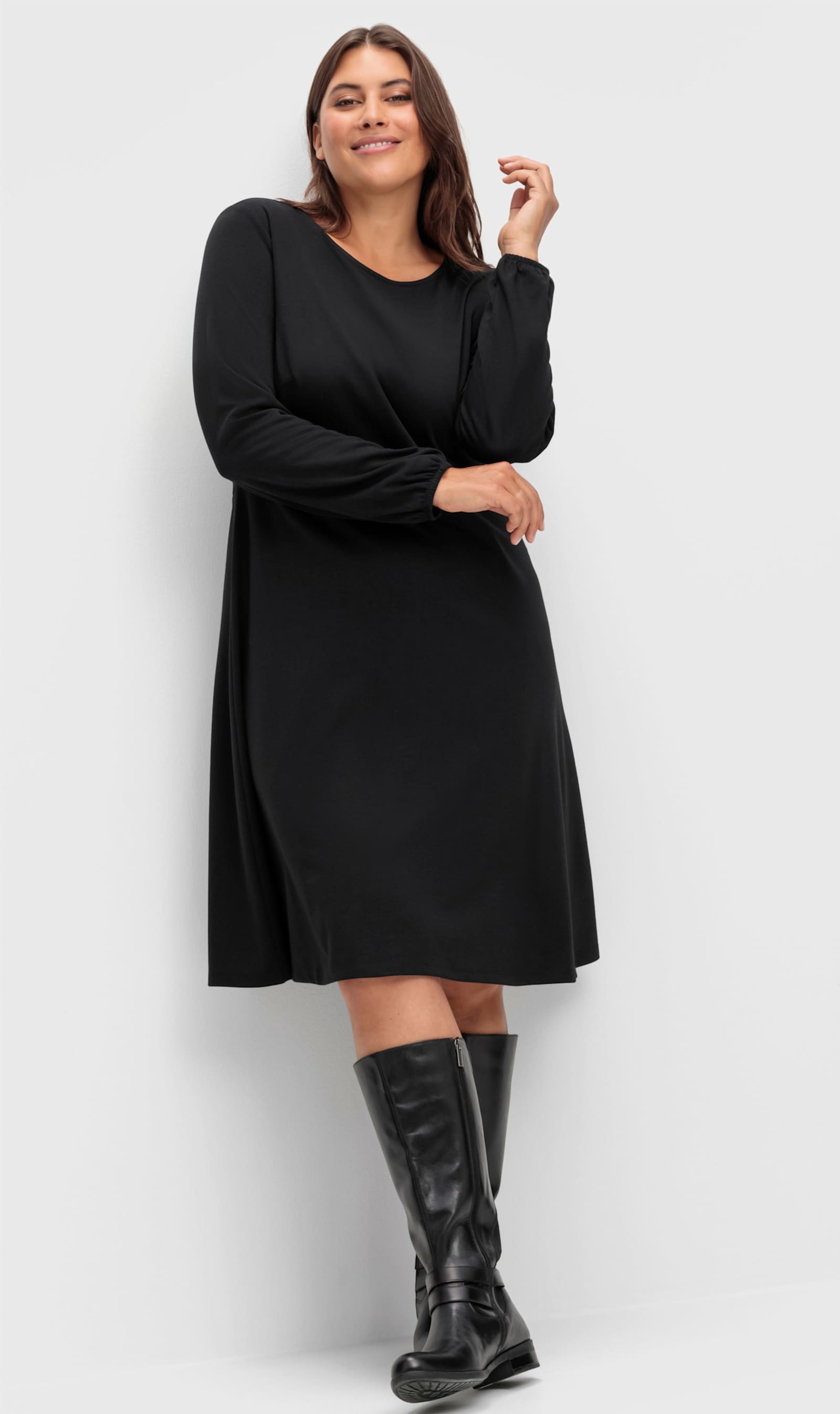 Jerseykleid mit elastischen Bündchen - schwarz