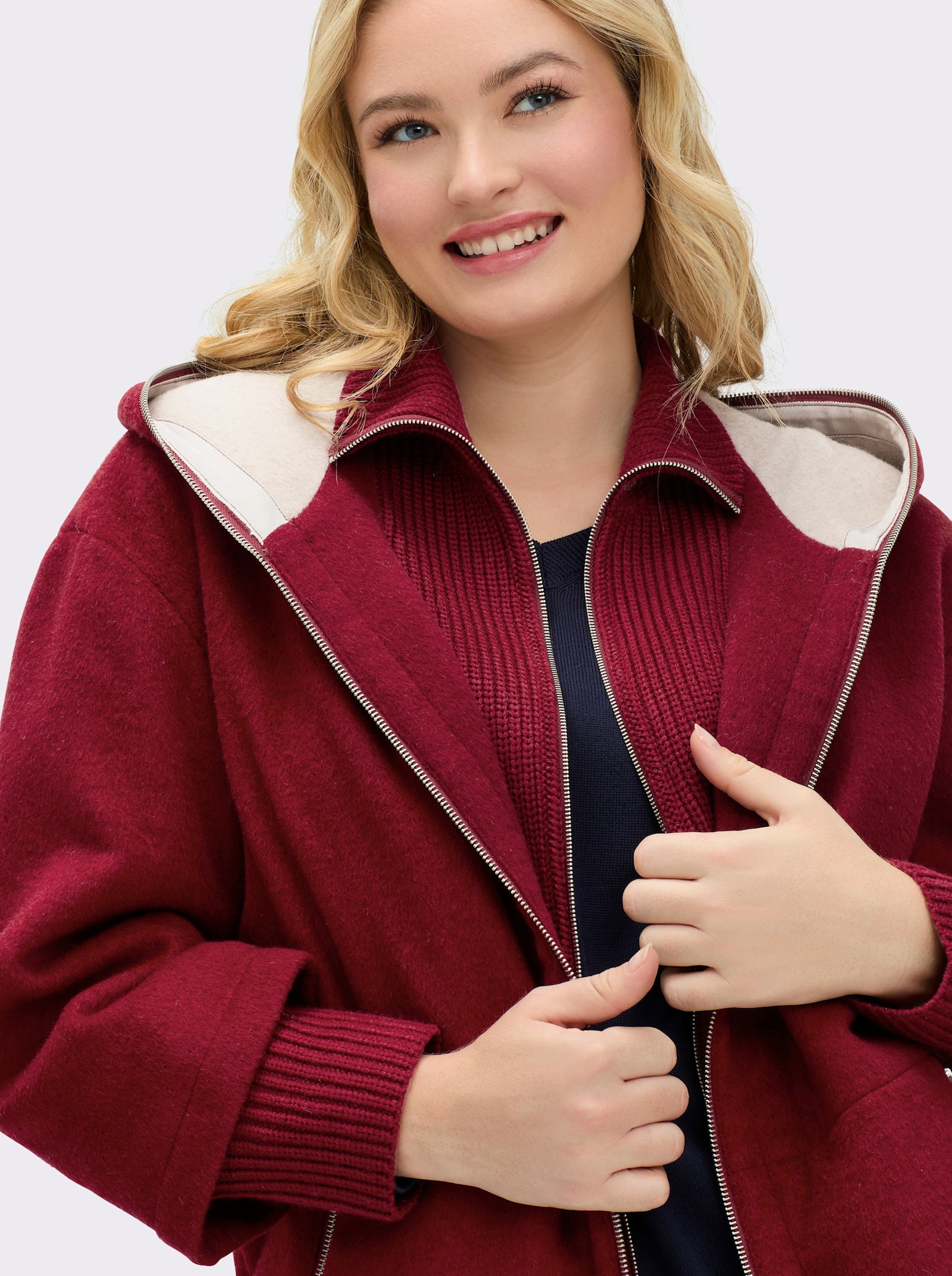 Manisa Wolljacke mit Strickeinsatz am Kragen - kirsche