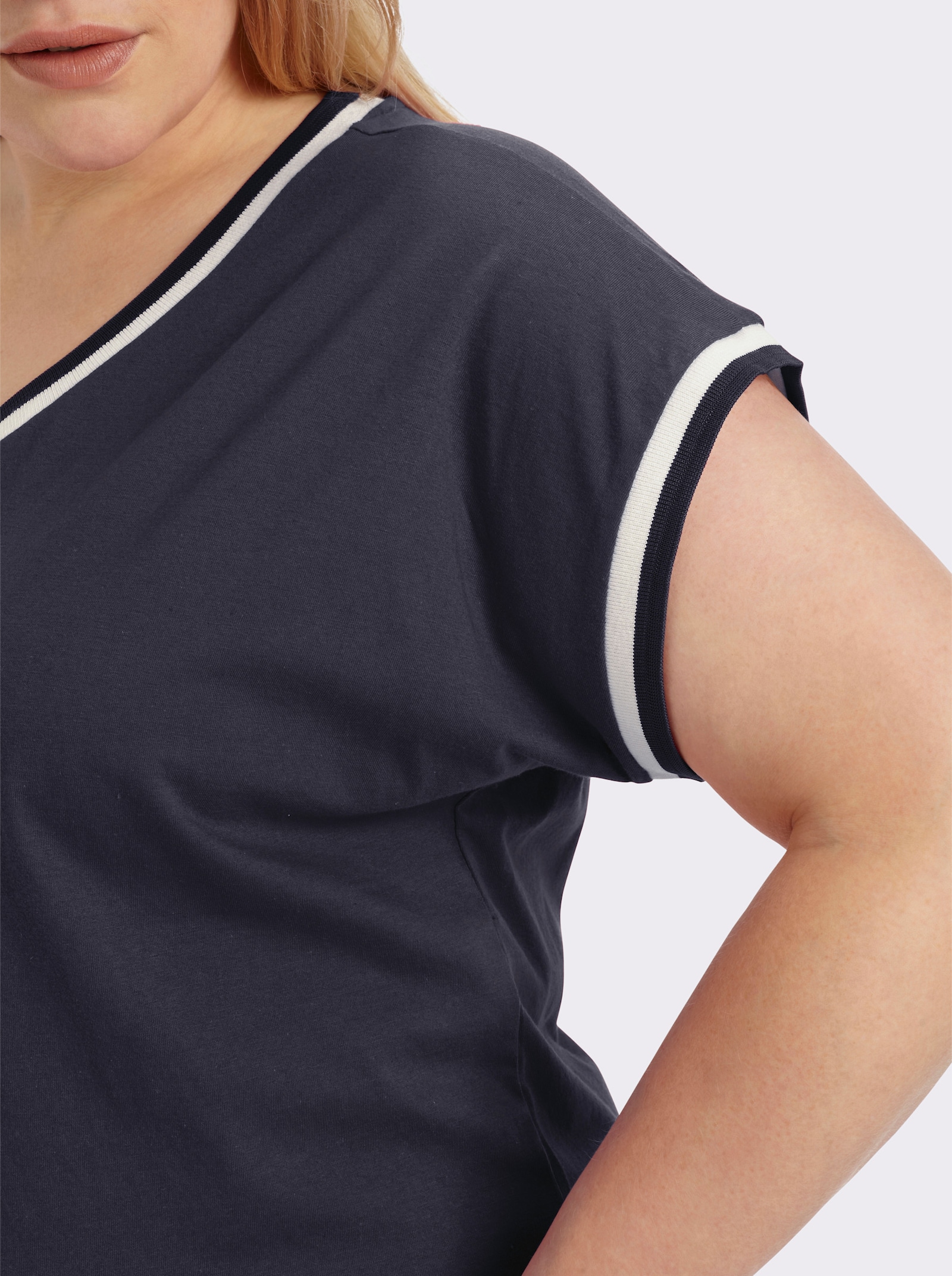 Kurzarmshirt mit Zierband - marine