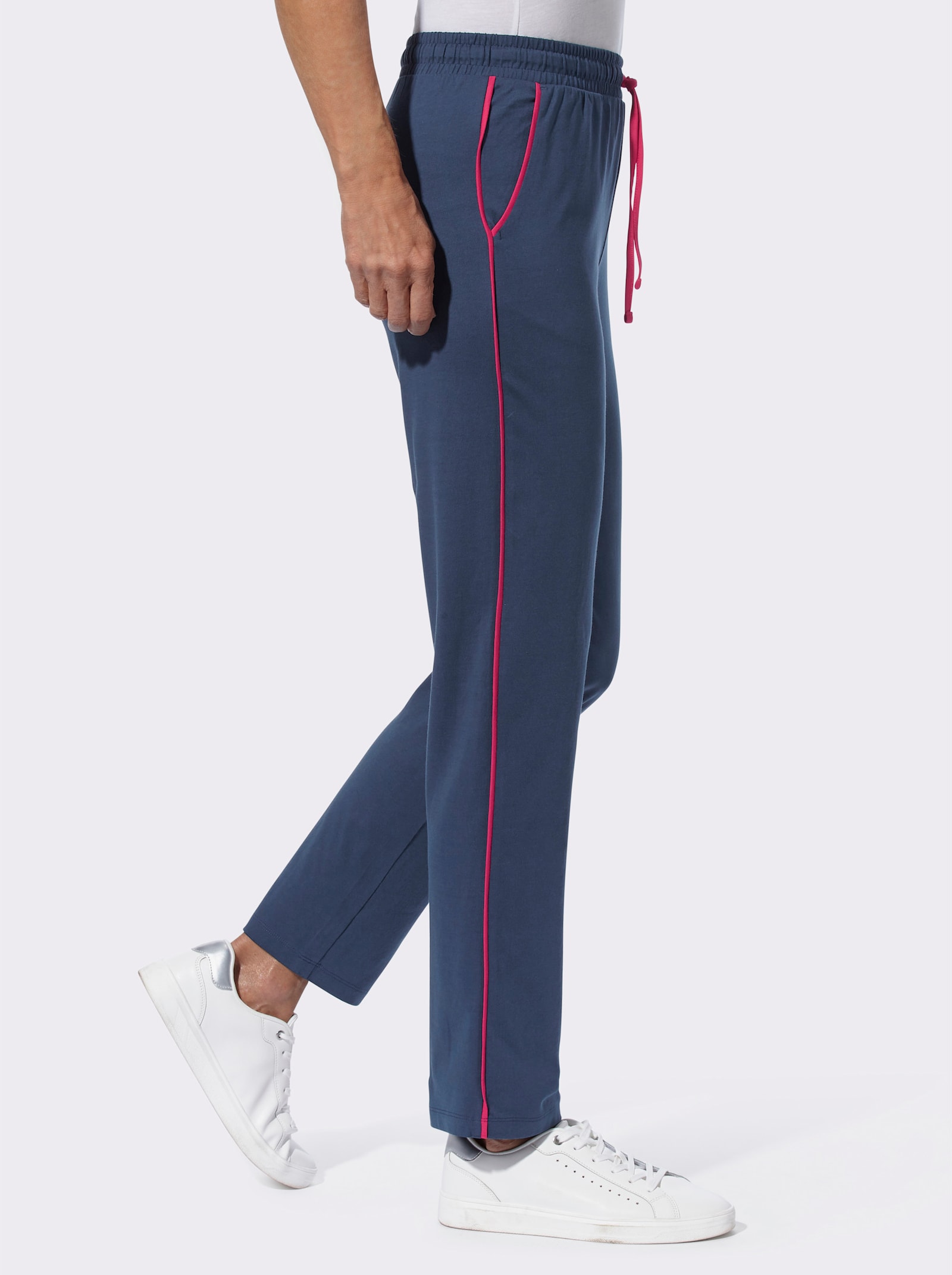 Freizeithose mit Kontrasten - schwarz + dunkelblau