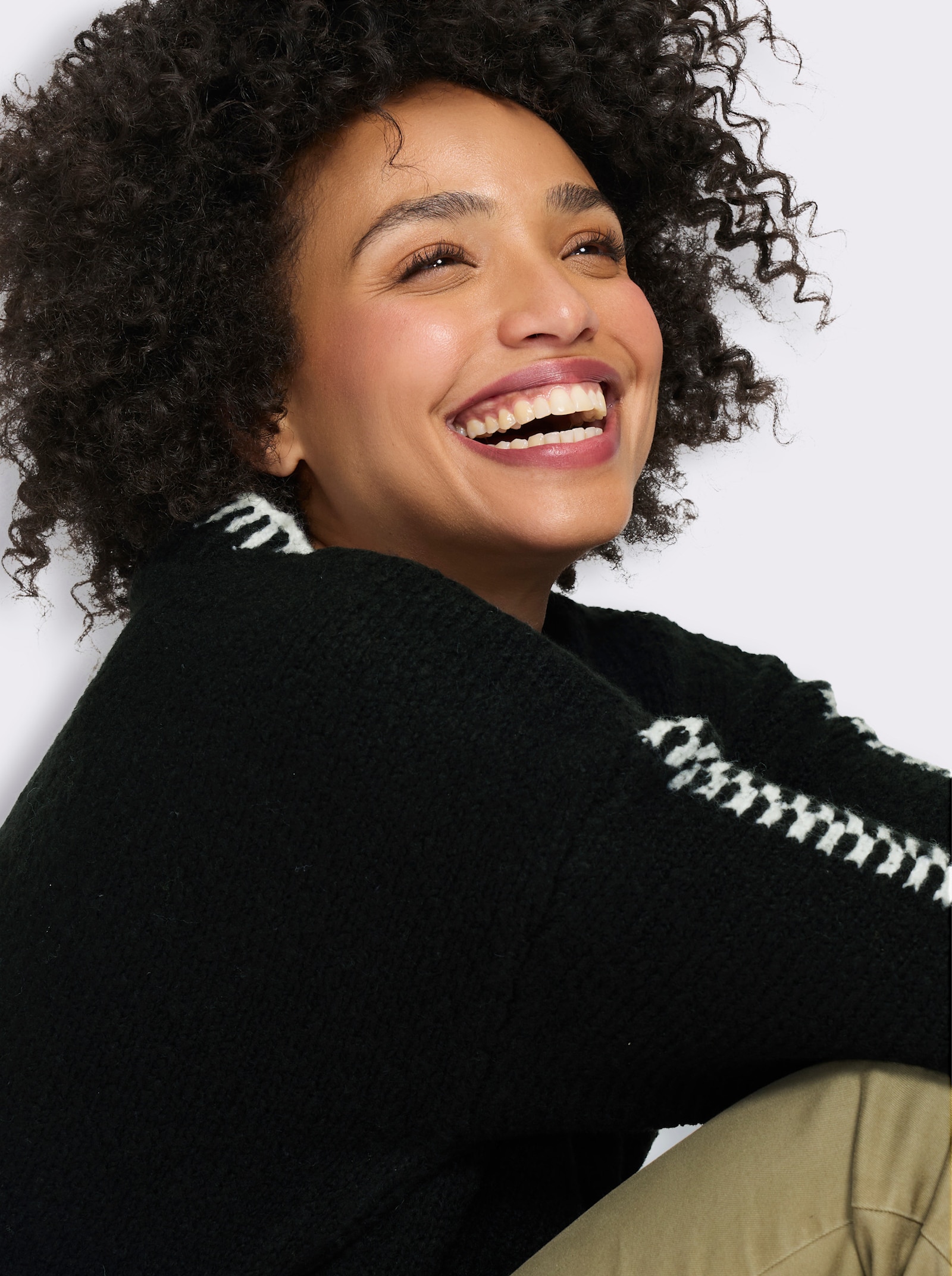 heine Strickpullover mit Kontrast-Details - schwarz