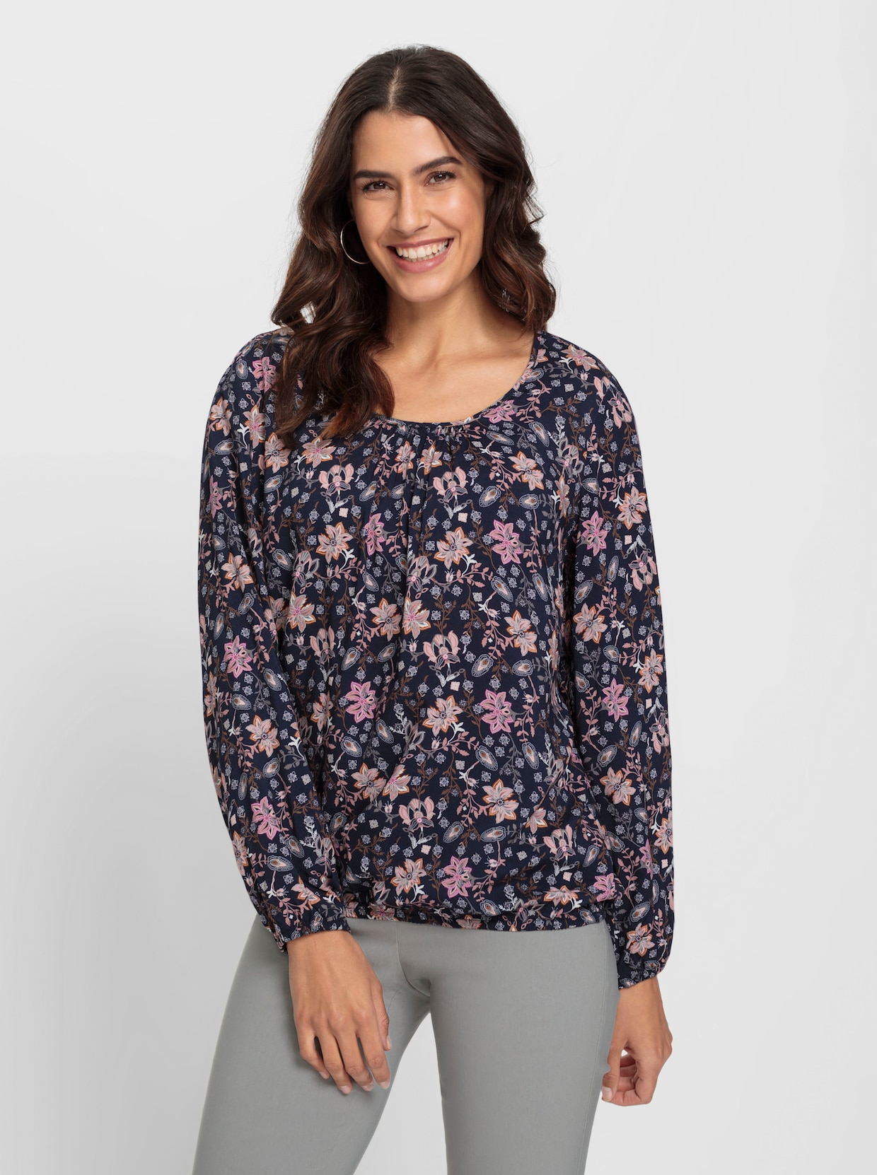 Comfortabele blouse - marine/rozenkwarts bedrukt