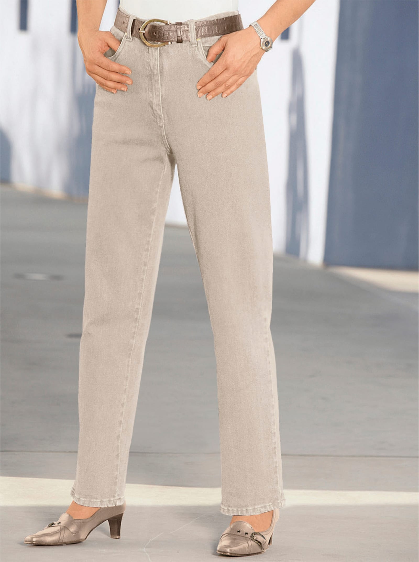 Jeans mit abgerundeten Taschen - stein