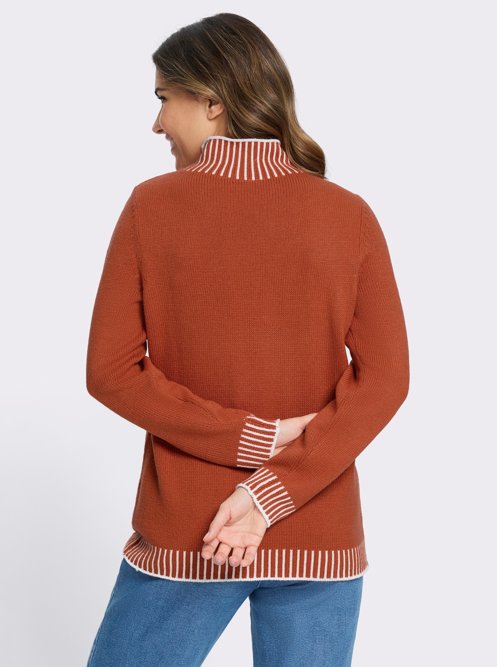 Stehkragenpullover mit Kontrast-Details - rostrot