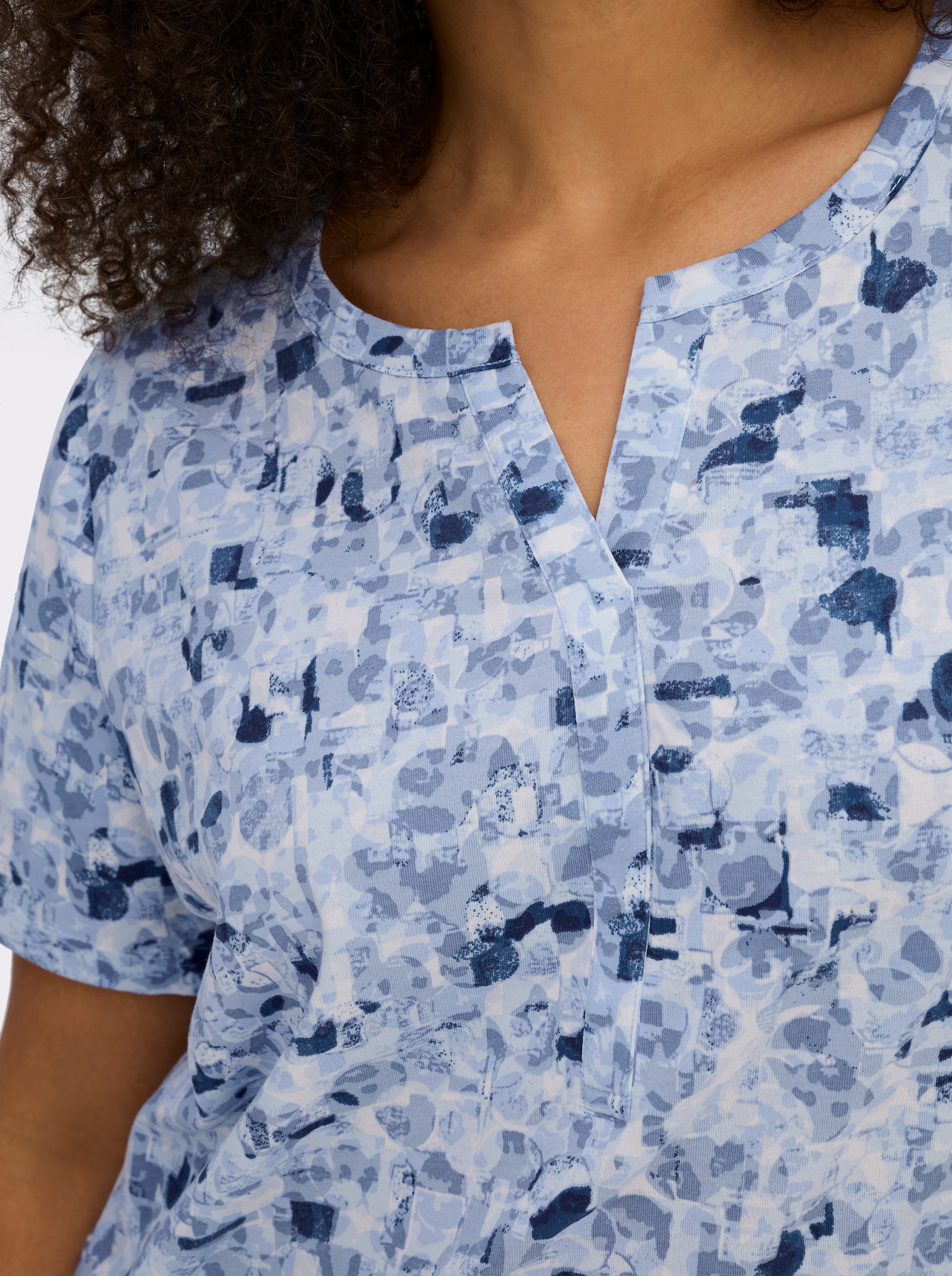 Kurzarmshirt in Baumwoll-Qualität - hellblau-bleu-bedruckt