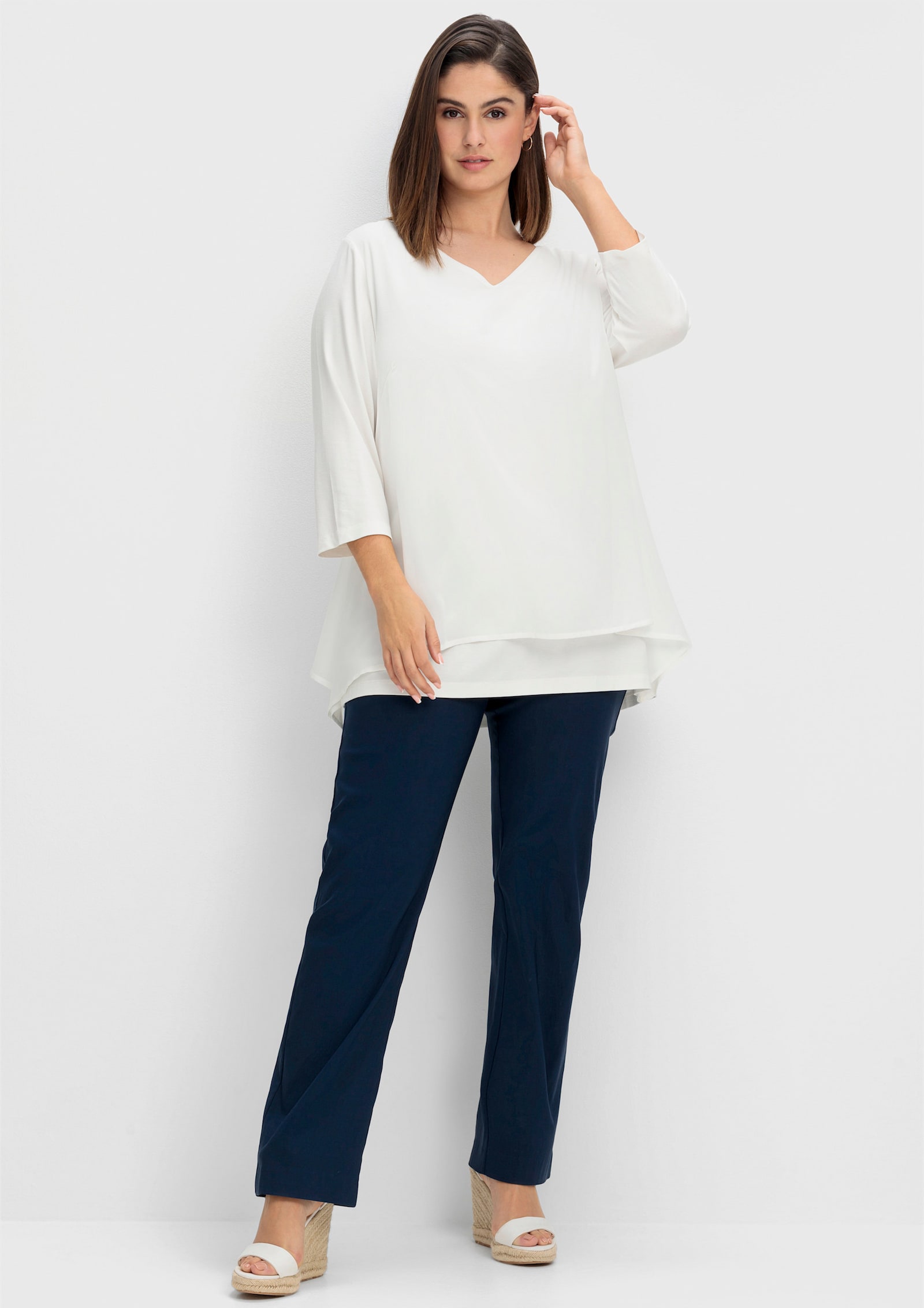 sheego Blusenshirt mit Zipfelsaum - offwhite