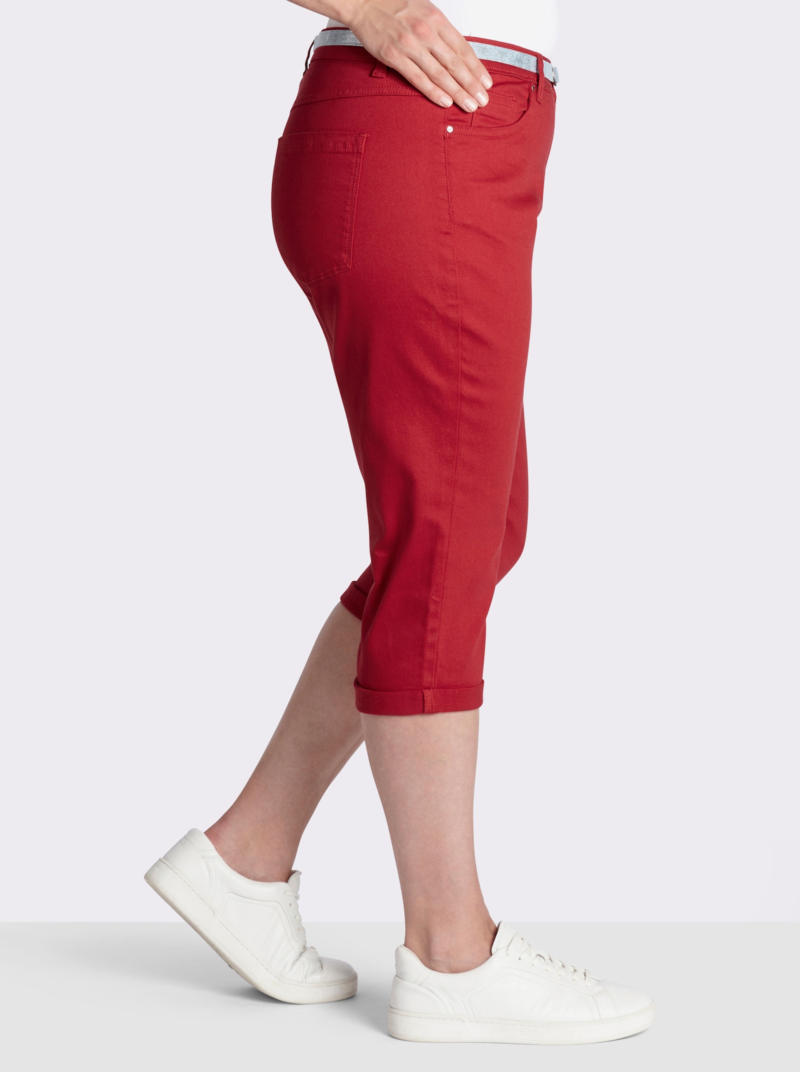 Caprijeans inklusive Gürtel - rot