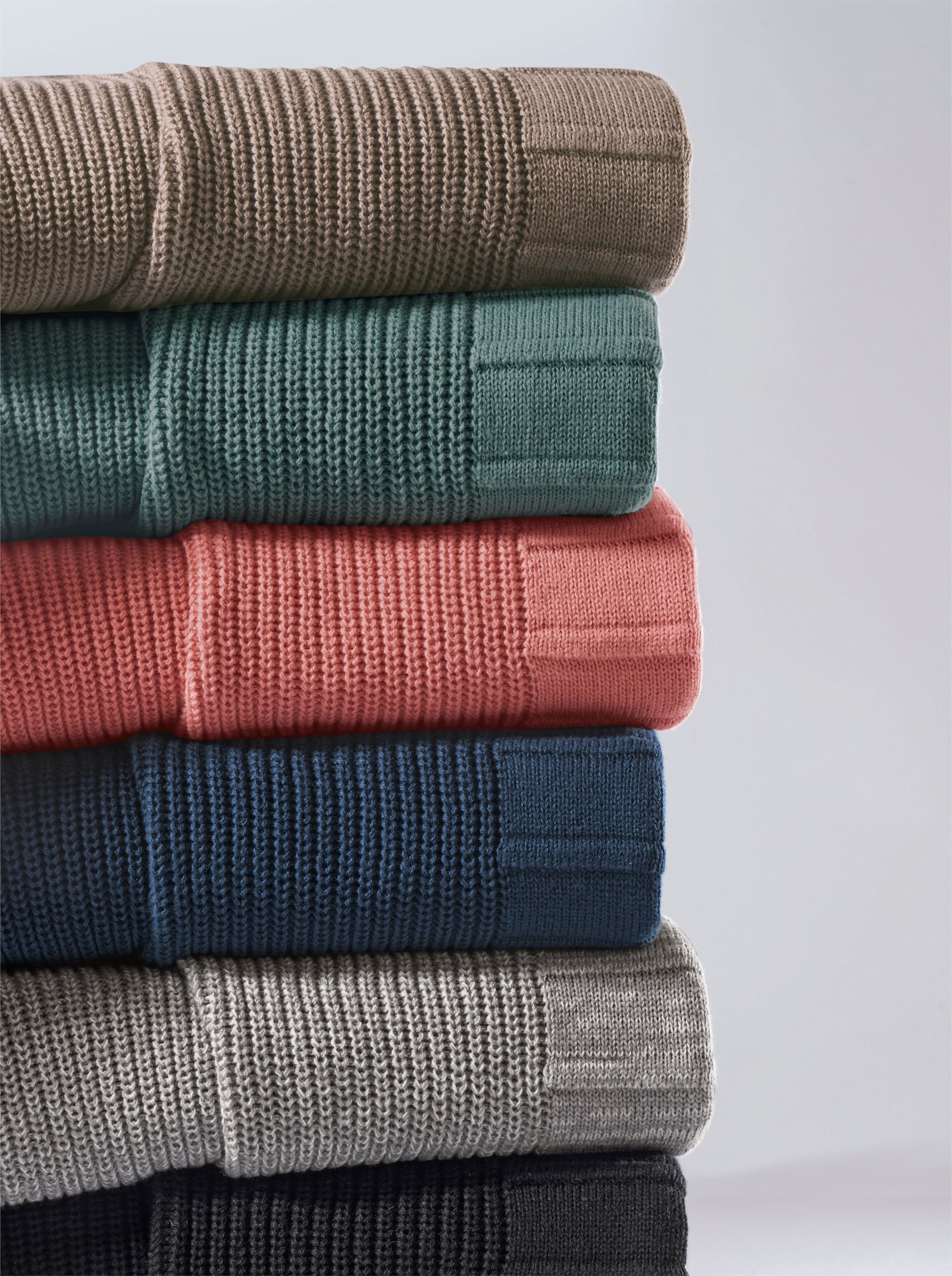 Slip-over met mix van breipatronen - rozenhout