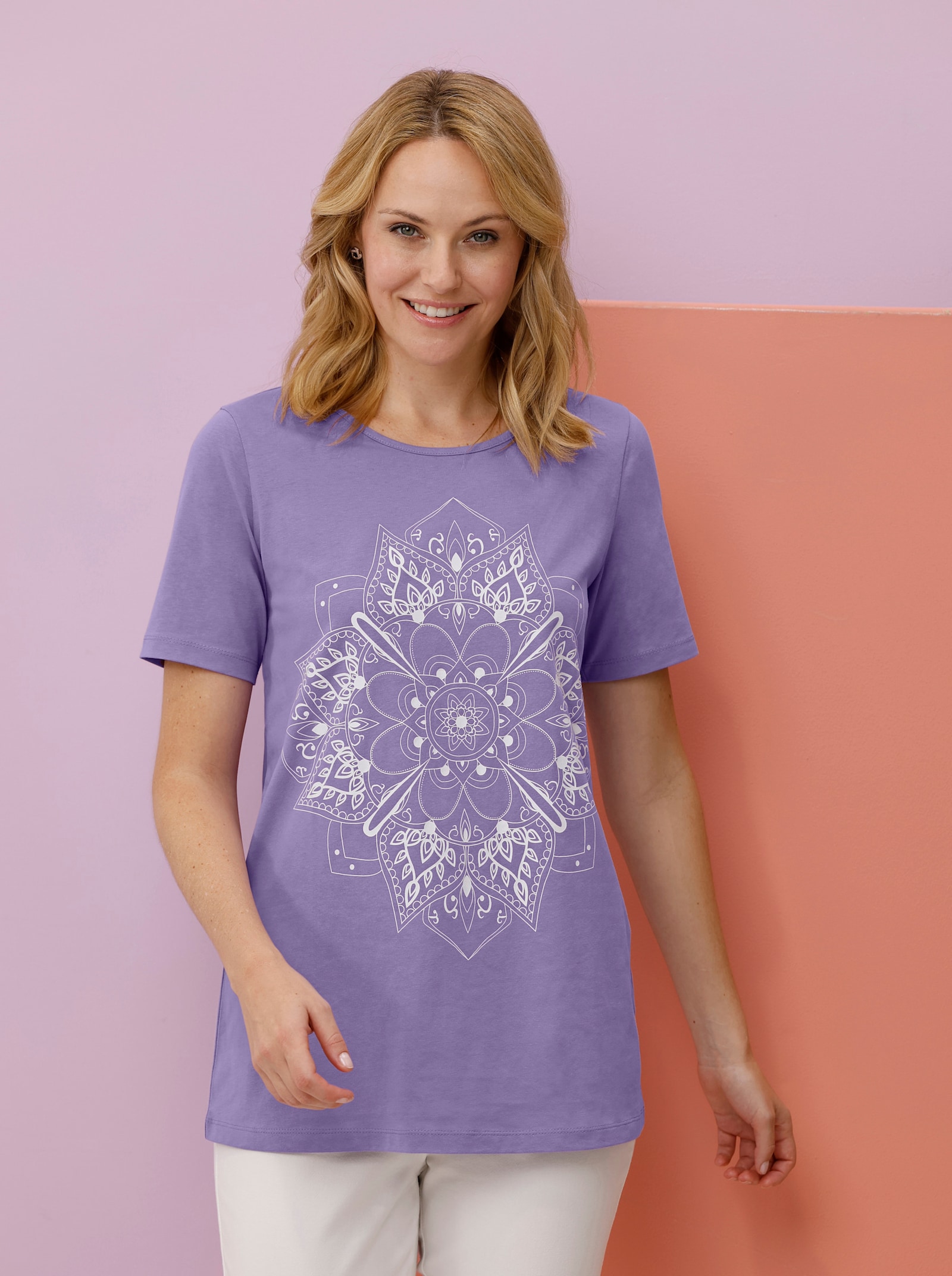 Longshirt mit Mandala-Motiv - lavendel-weiß
