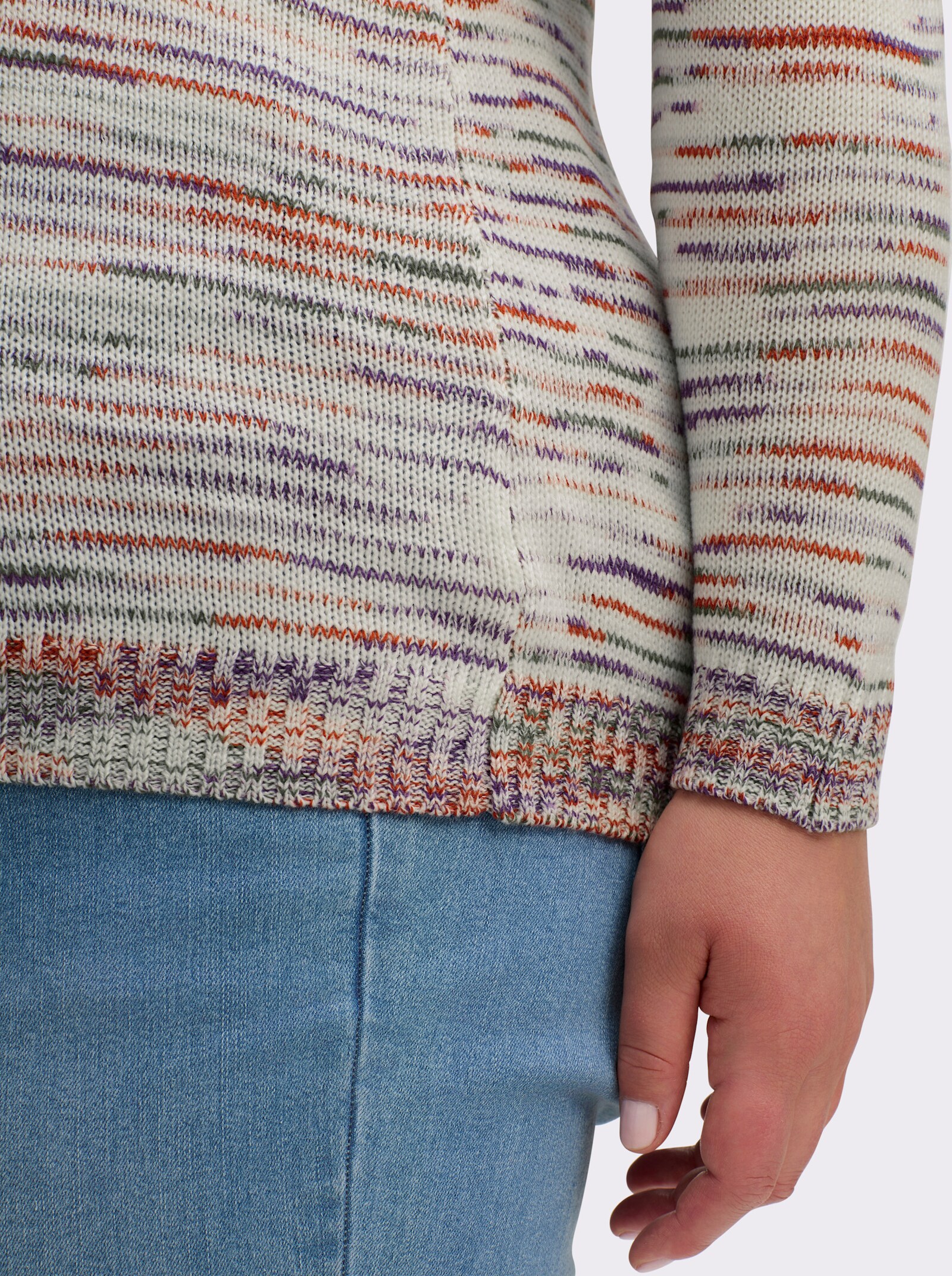 Rundhalspullover aus Multicolor-Garn - ecru-meliert
