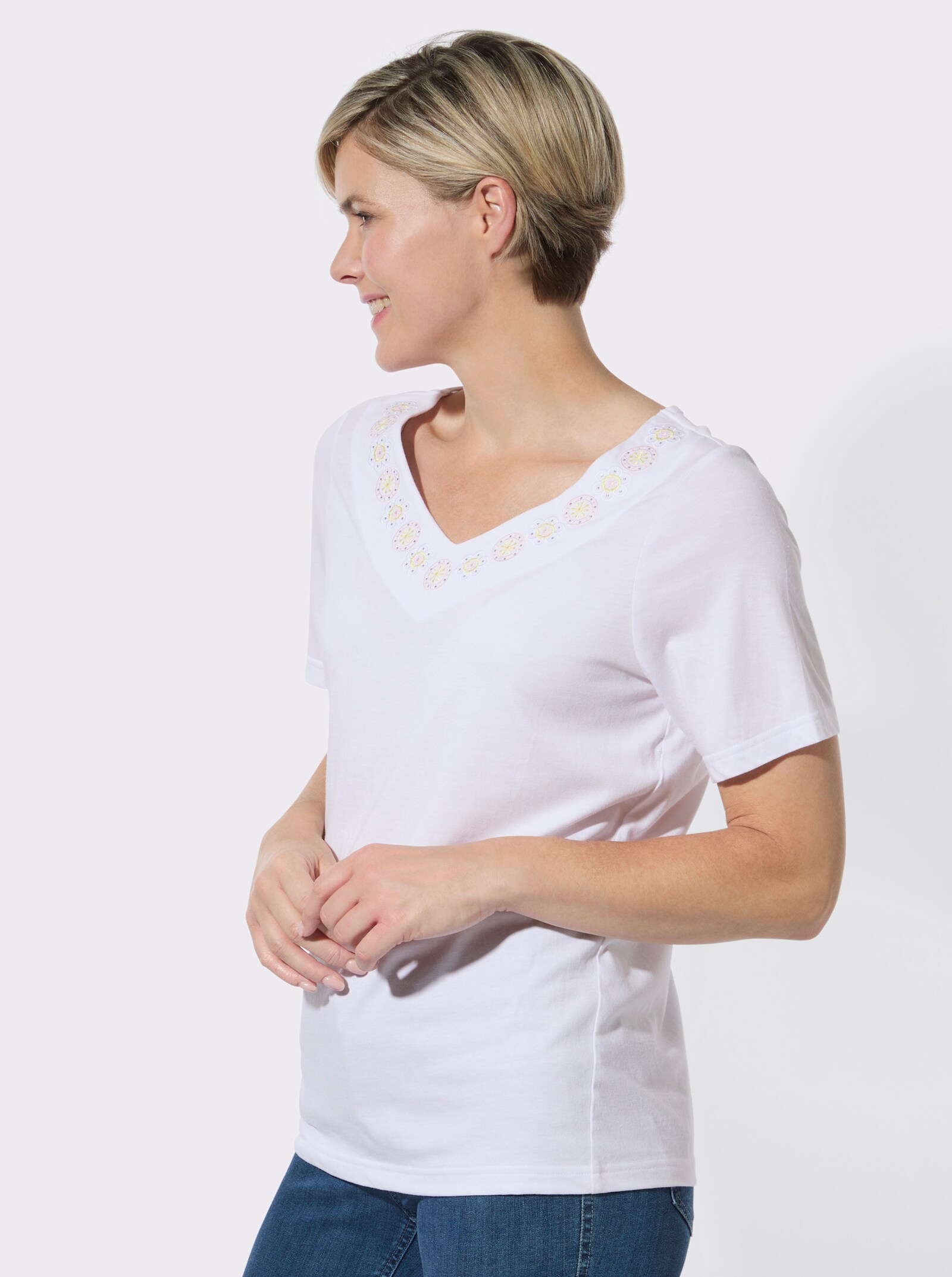 V-Shirt mit Stickereien und Glitzersteinchen - weiß