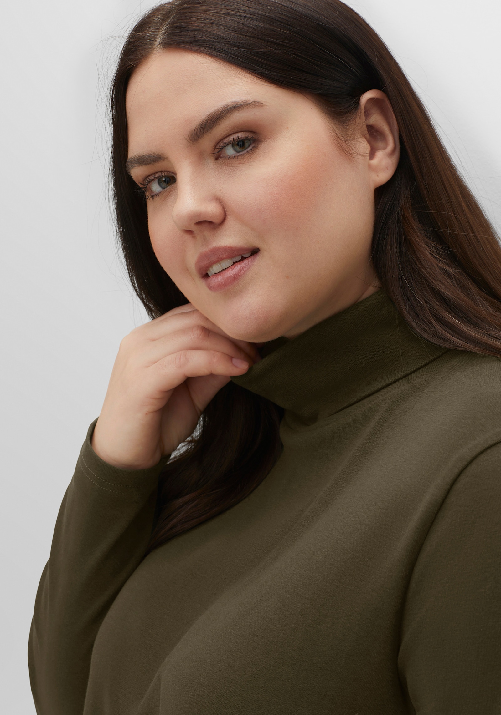 sheego Rollkragenshirt in A-Linie - dunkelkhaki