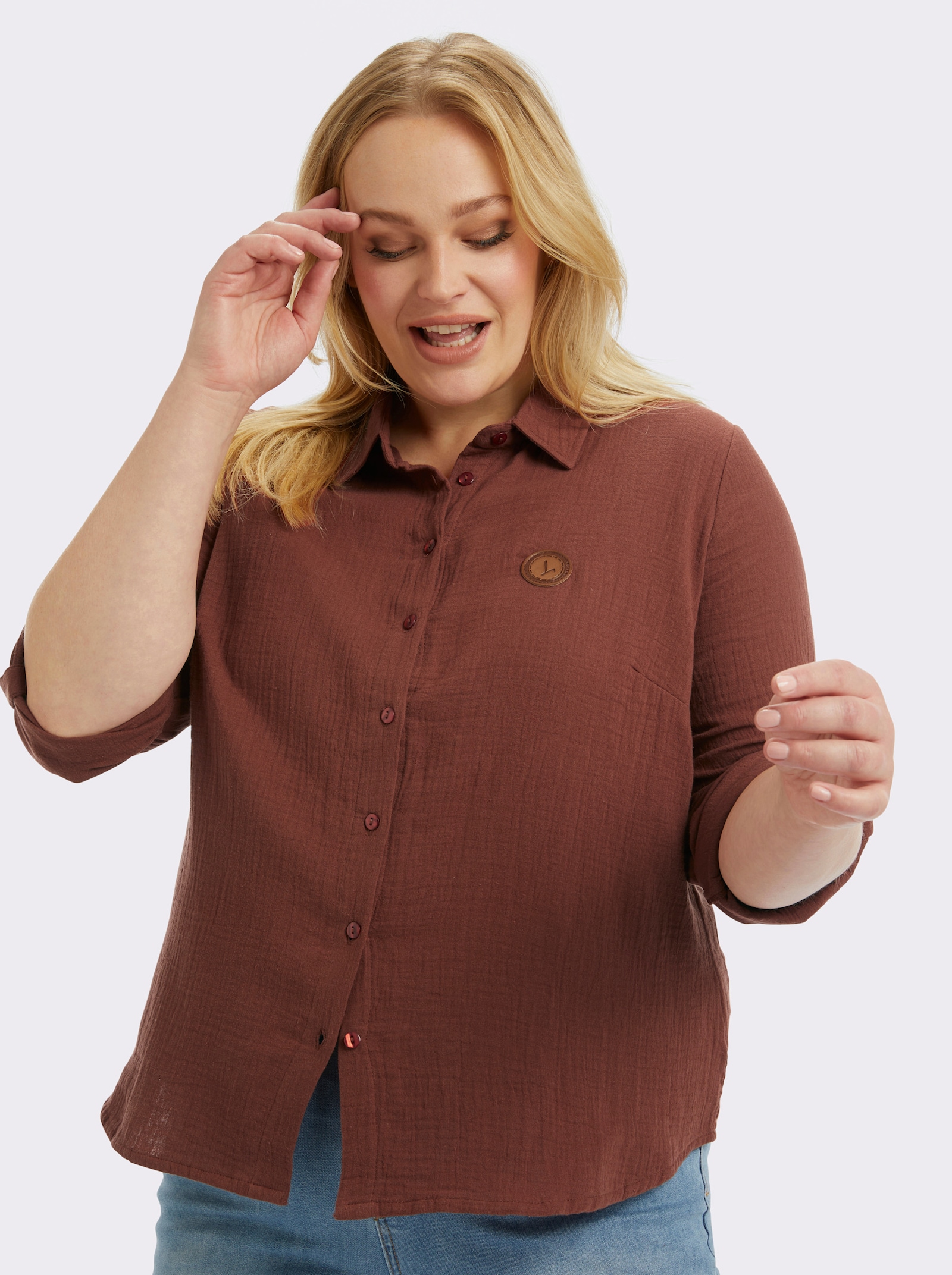 Baumwollbluse mit krempelbaren Ärmeln - rotbraun