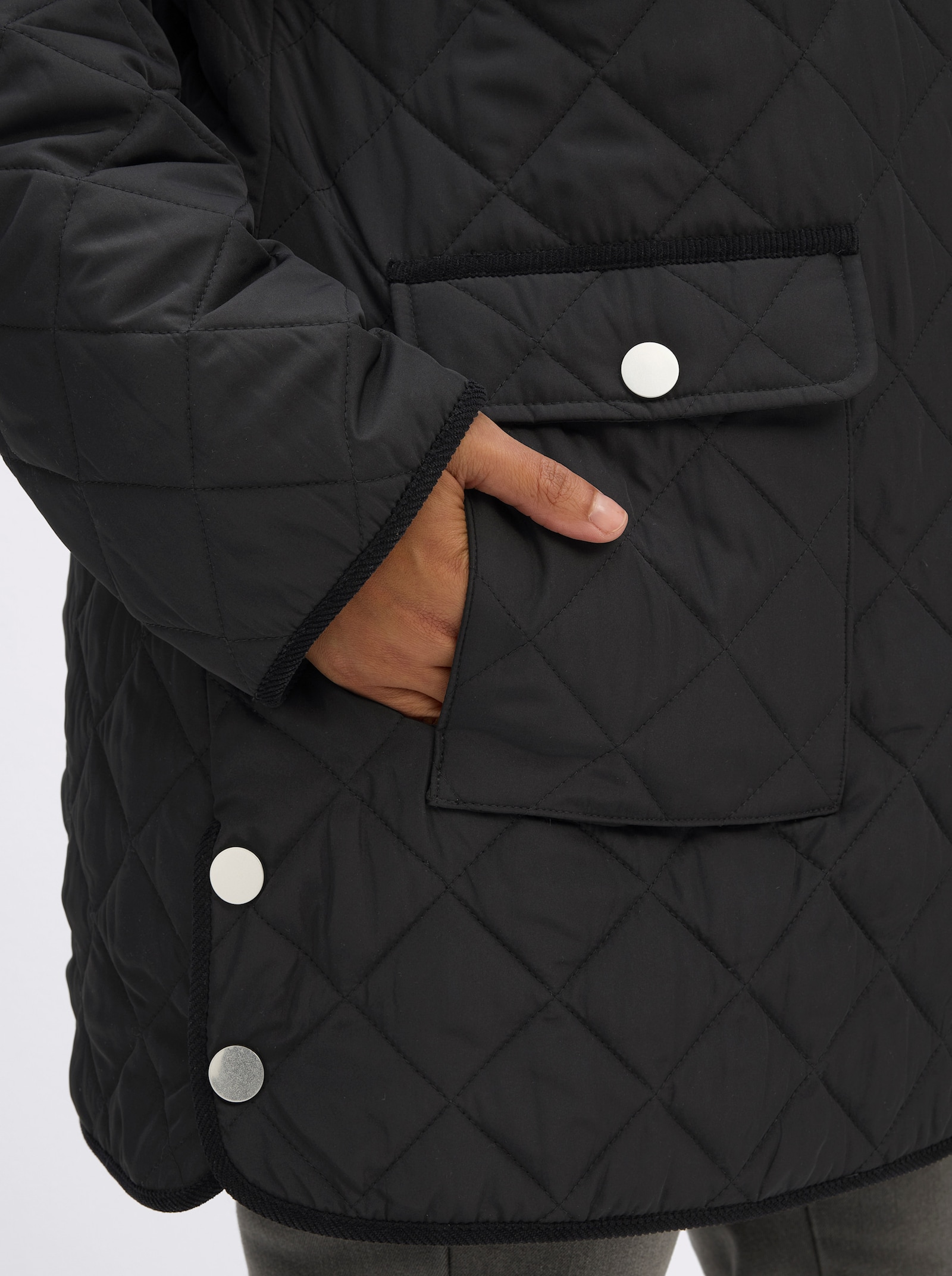 sheego Steppjacke mit Cord-Akzenten - schwarz