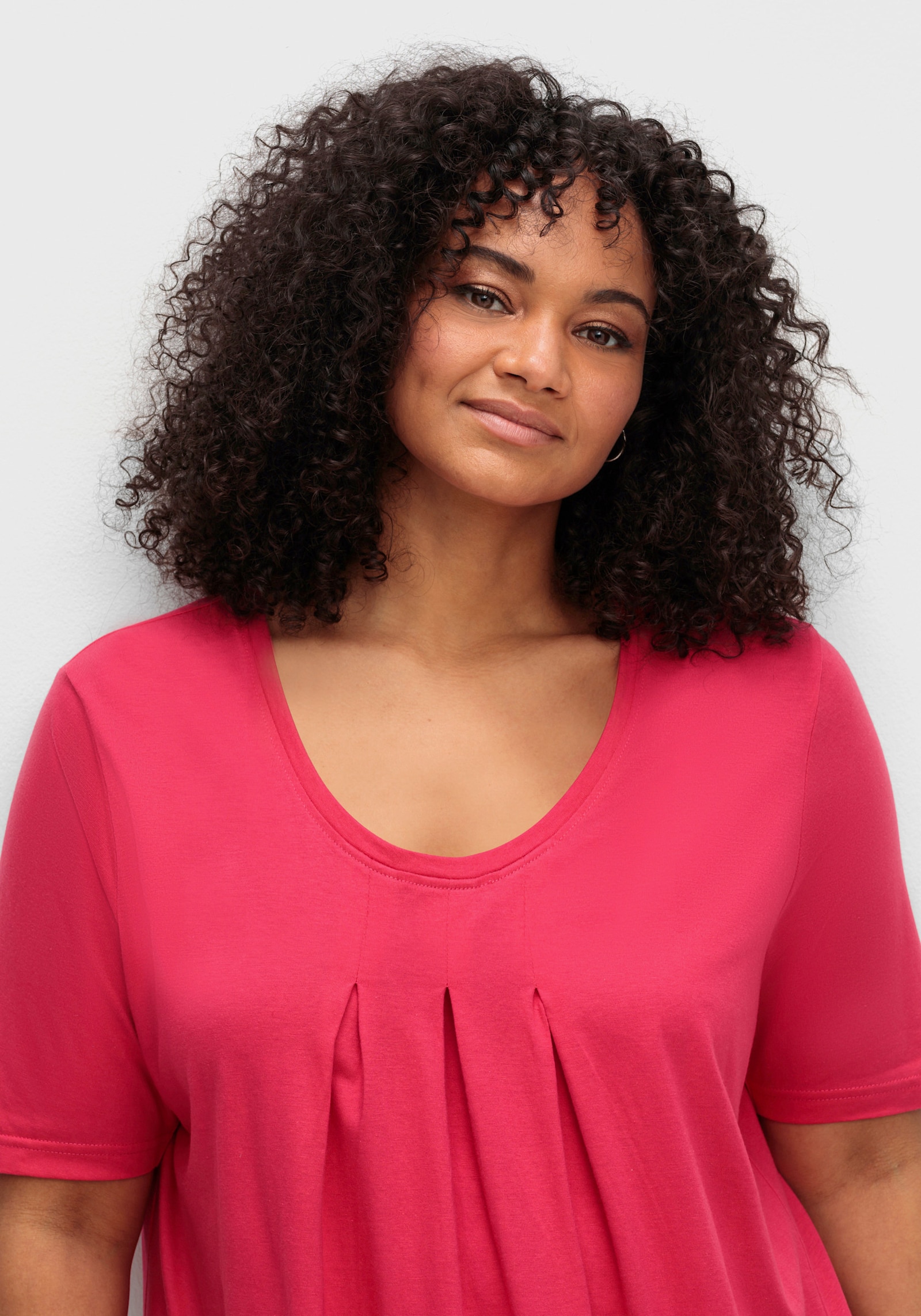 sheego T-Shirt in A-Linie, mit Kellerfalte am Ausschnitt - magenta