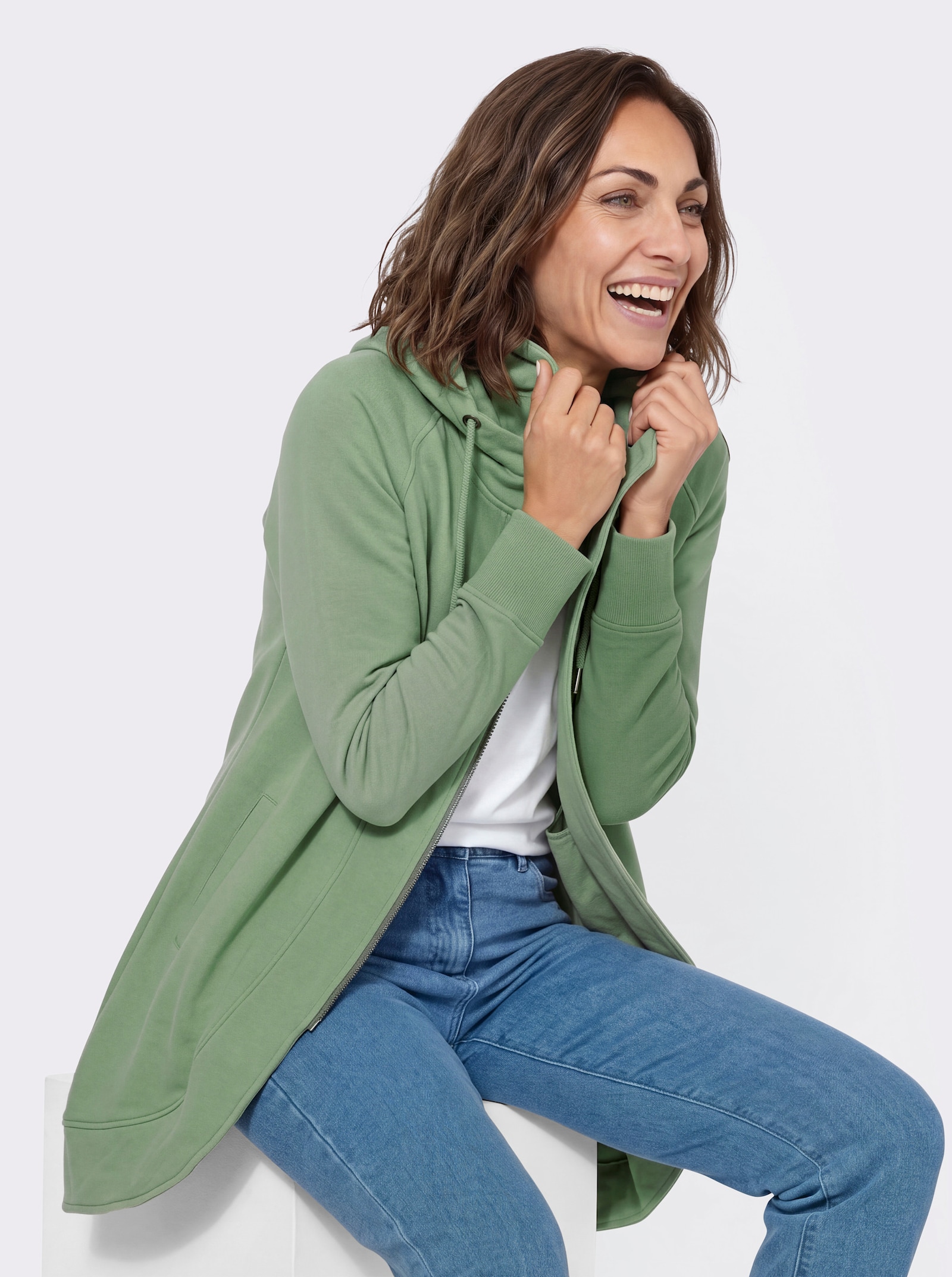 Sweatjacke mit Leistentaschen - eucalyptus