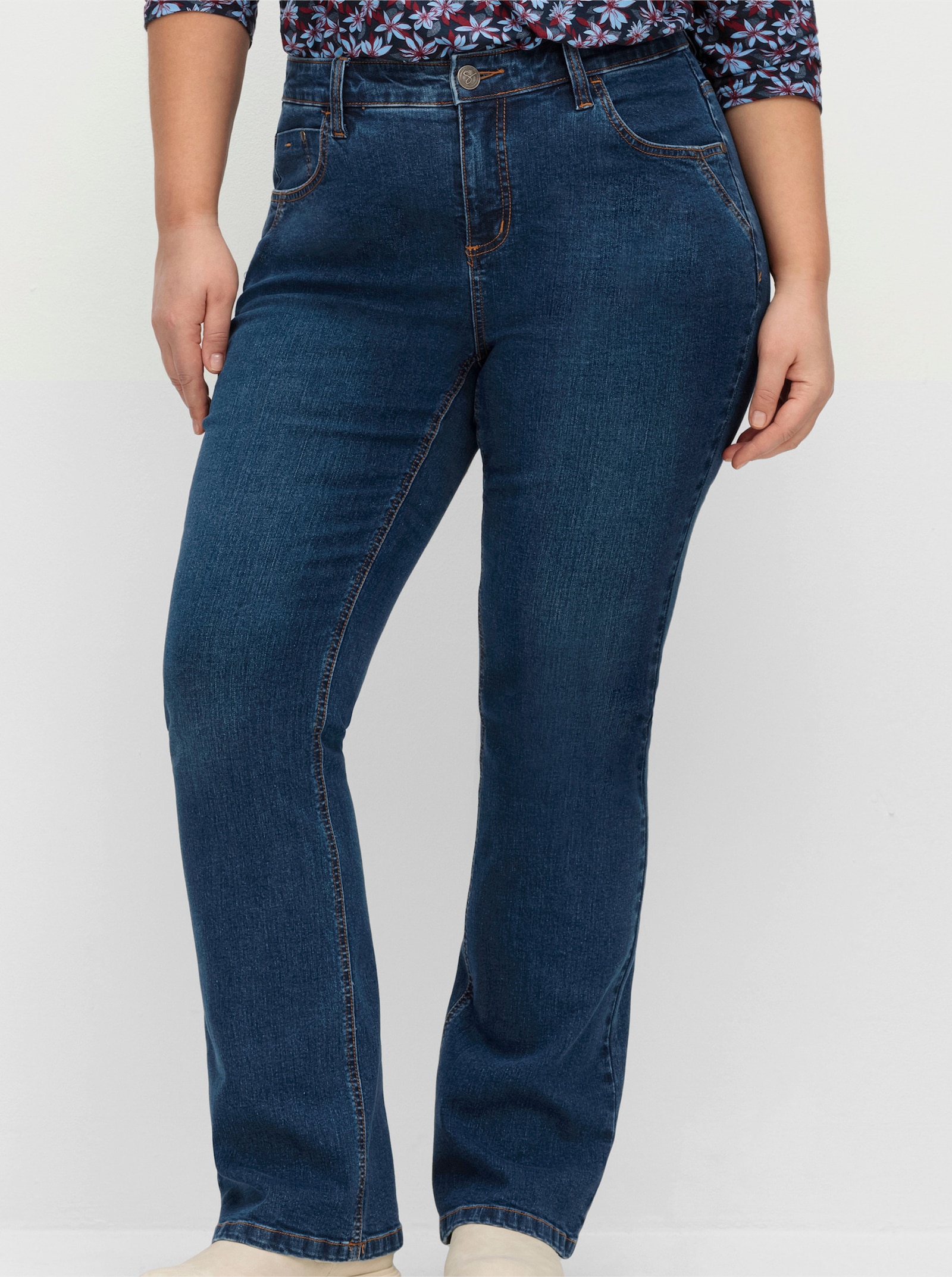 sheego Bootcut jeans met smalle pijpen en comfortabele taille - dark blue denim