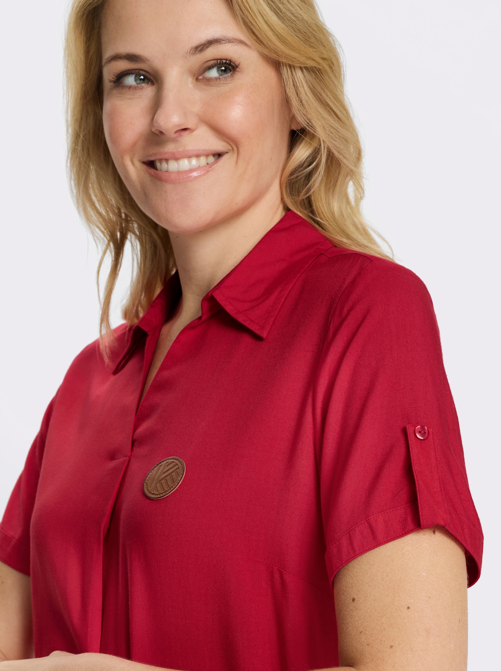 Kurzarmbluse mit Applikation in Leder-Optik - rot