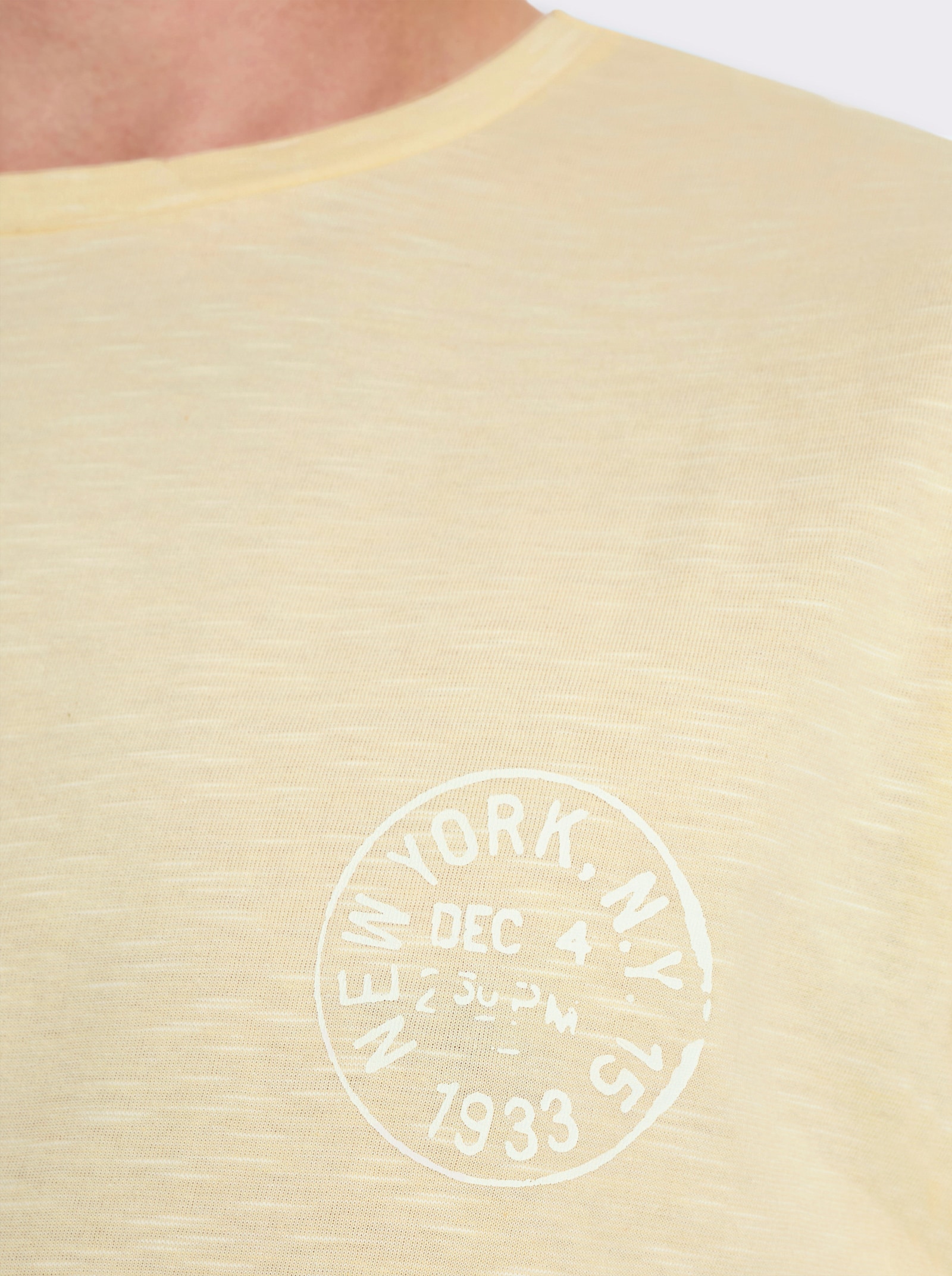 Kurzarmshirt mit garngefärbtem Muster - vanille