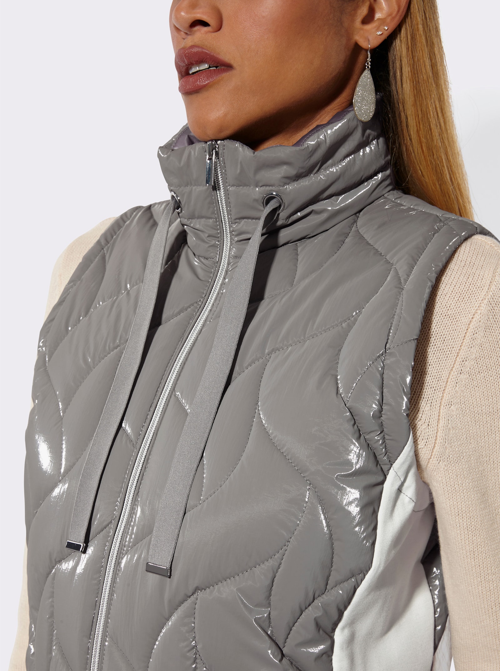 Steppweste mit seitlichen Einsätzen - grau-ecru