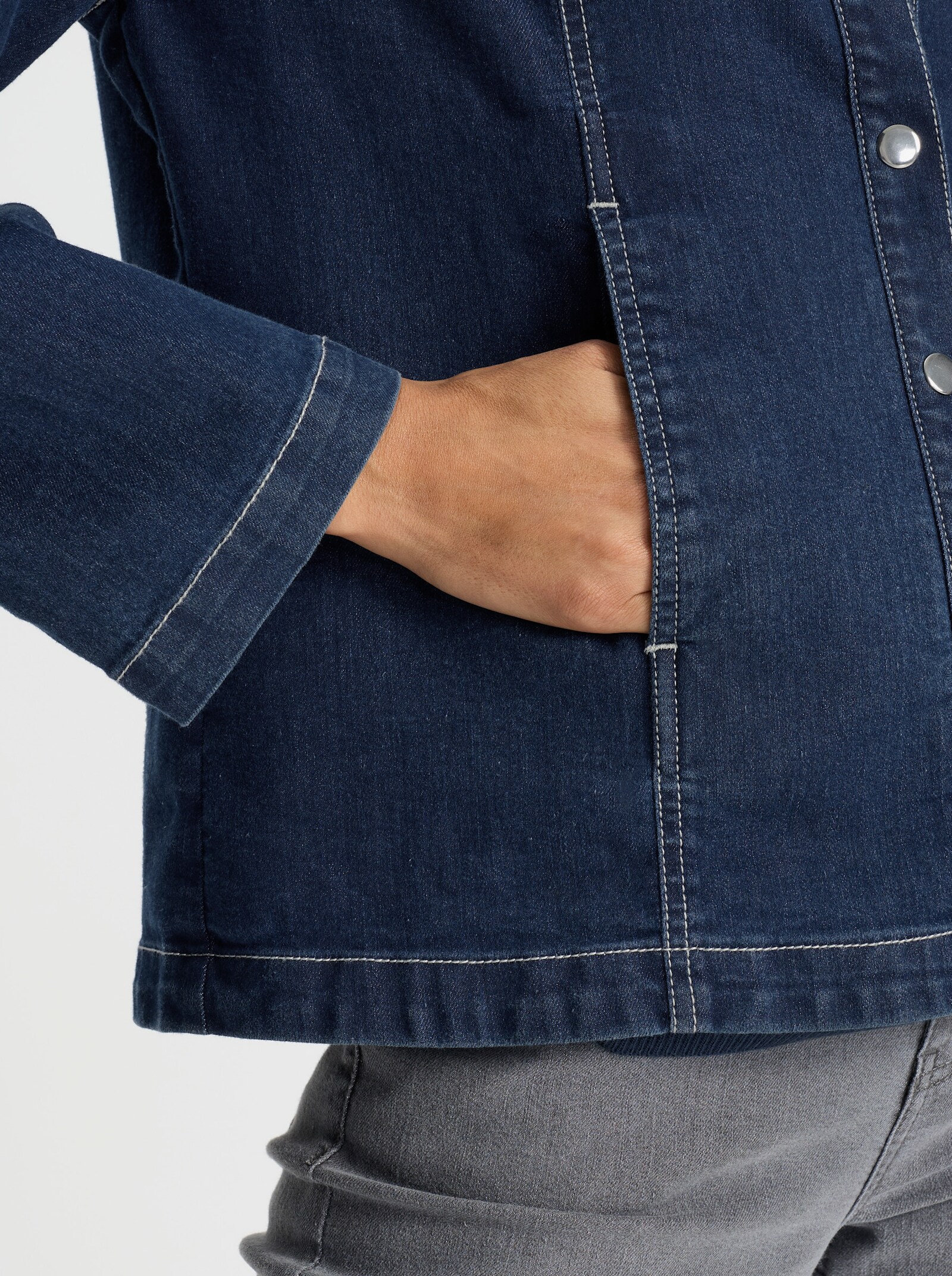 Jeansjacke mit Kapuze - blue-stone-washed
