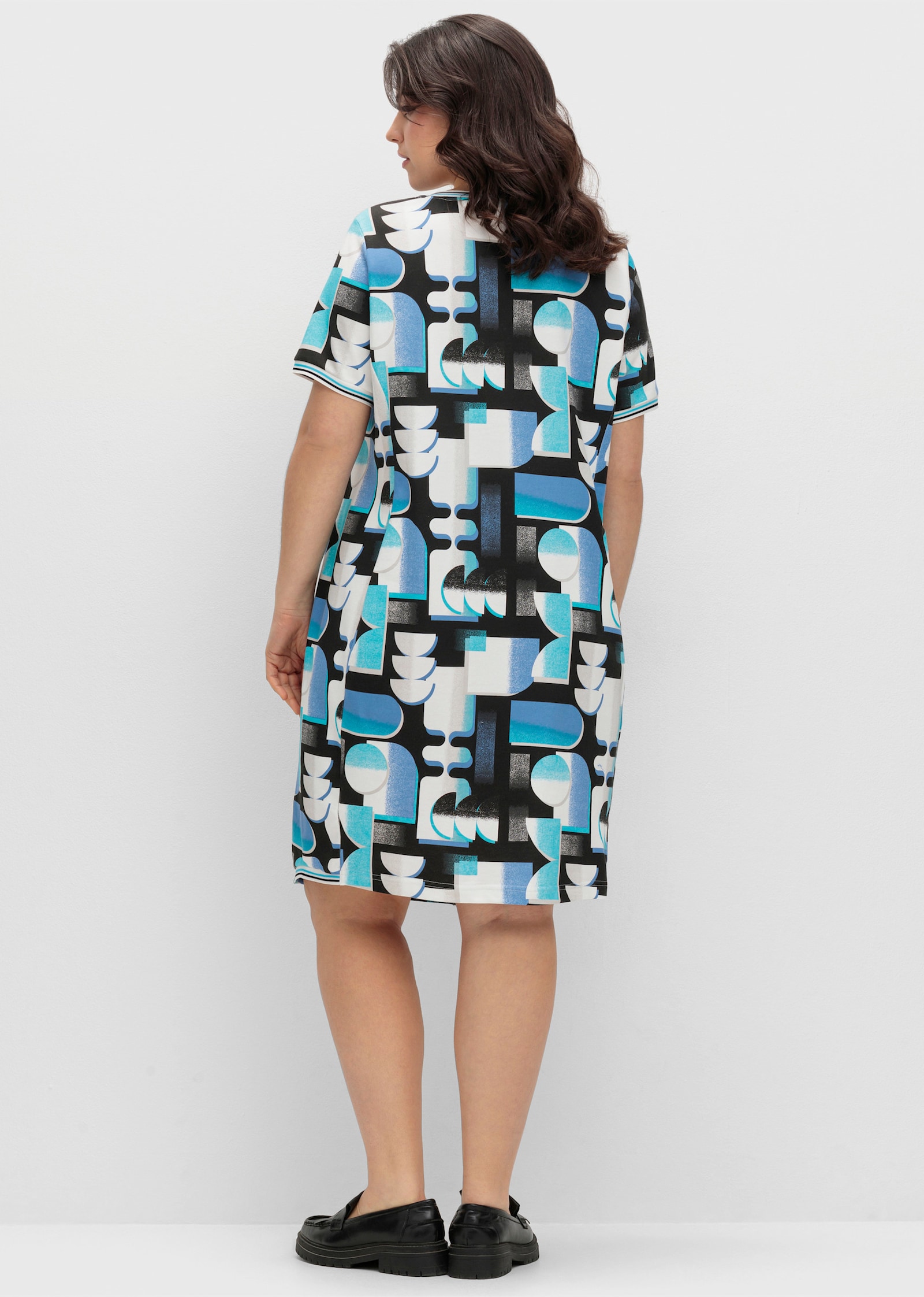 Shirtkleid in bedruckter Sweat-Qualität - türkis-schwarz-bedruckt