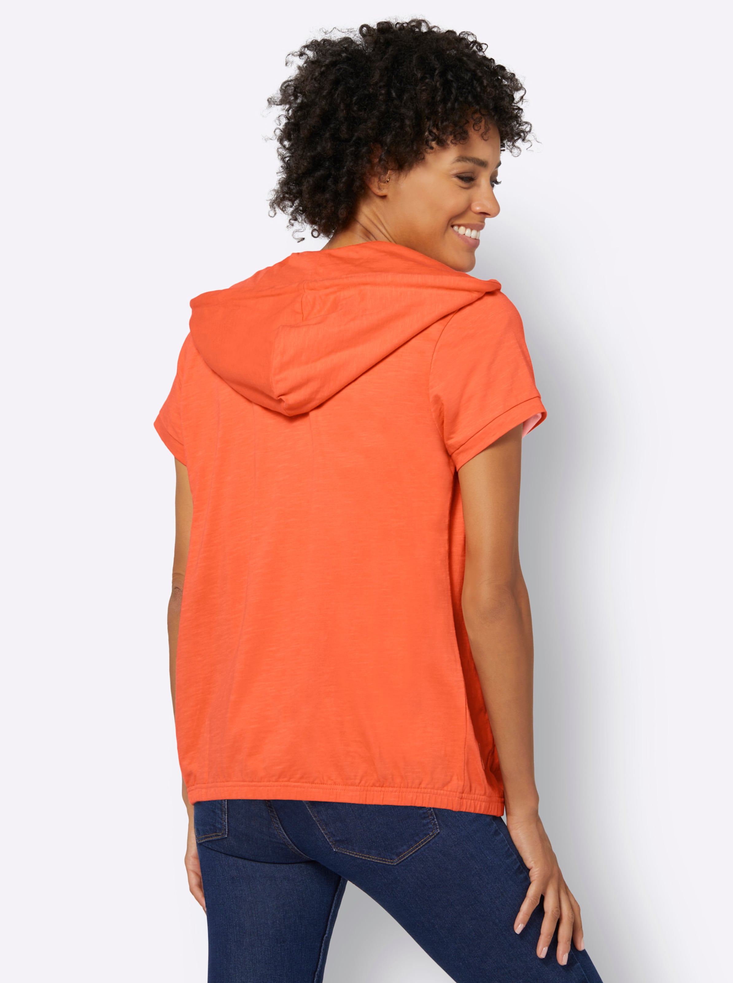 Samt günstig Kaufen-Shirtjacke in orange von heine. Shirtjacke in orange von heine <![CDATA[Trendstark unterwegs: Shirtjacke mit Kapuze samt Tunnelzug und Bindeband. Formgebende Nähte. Mit Reißverschluss und praktischen Nahttaschen. Kurze Ärmel. Mit Gummizug im Saum – s