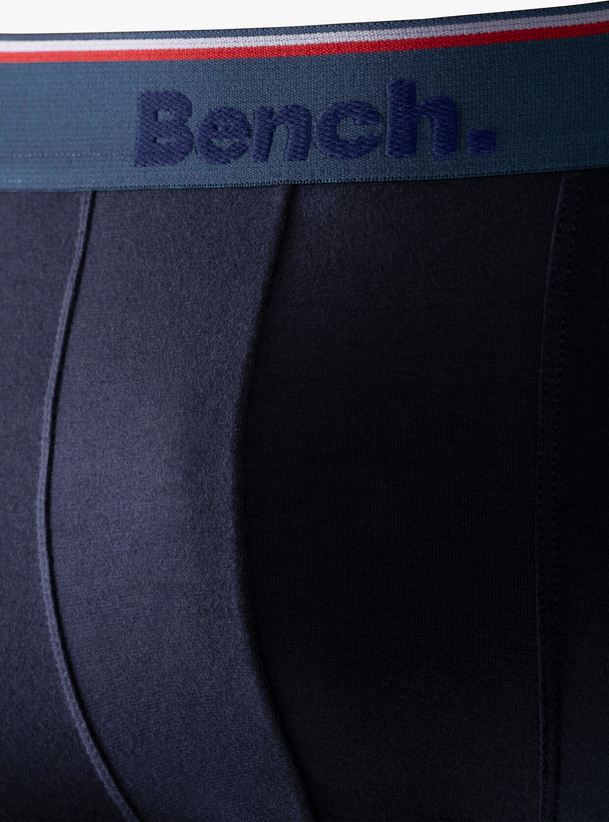 Bench. Langer Boxer - rot, blau, anthrazit, schwarz