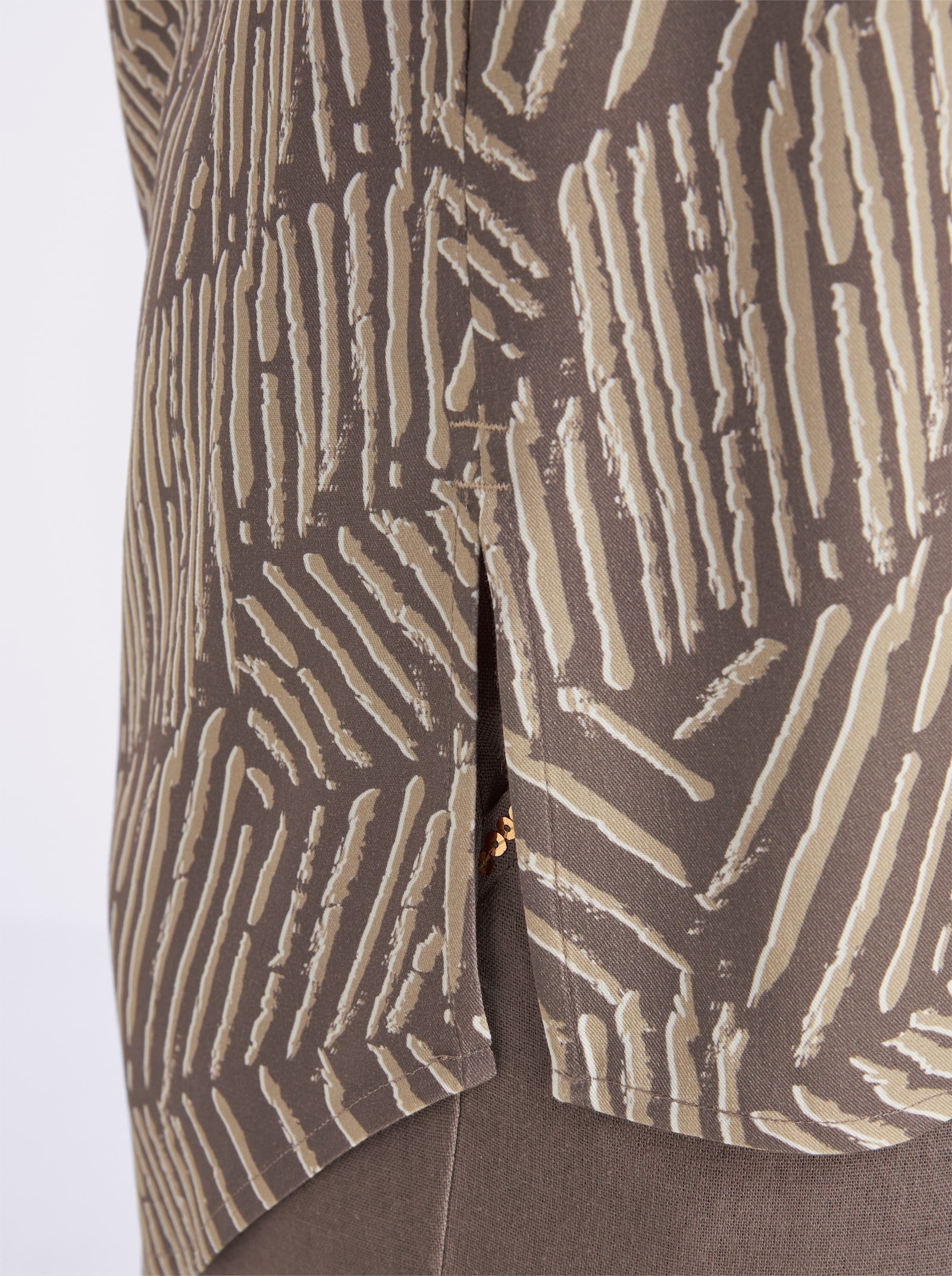 sheego Blusentop mit verlängerter Rückenpartie - dunkeltaupe-beige-bedruckt