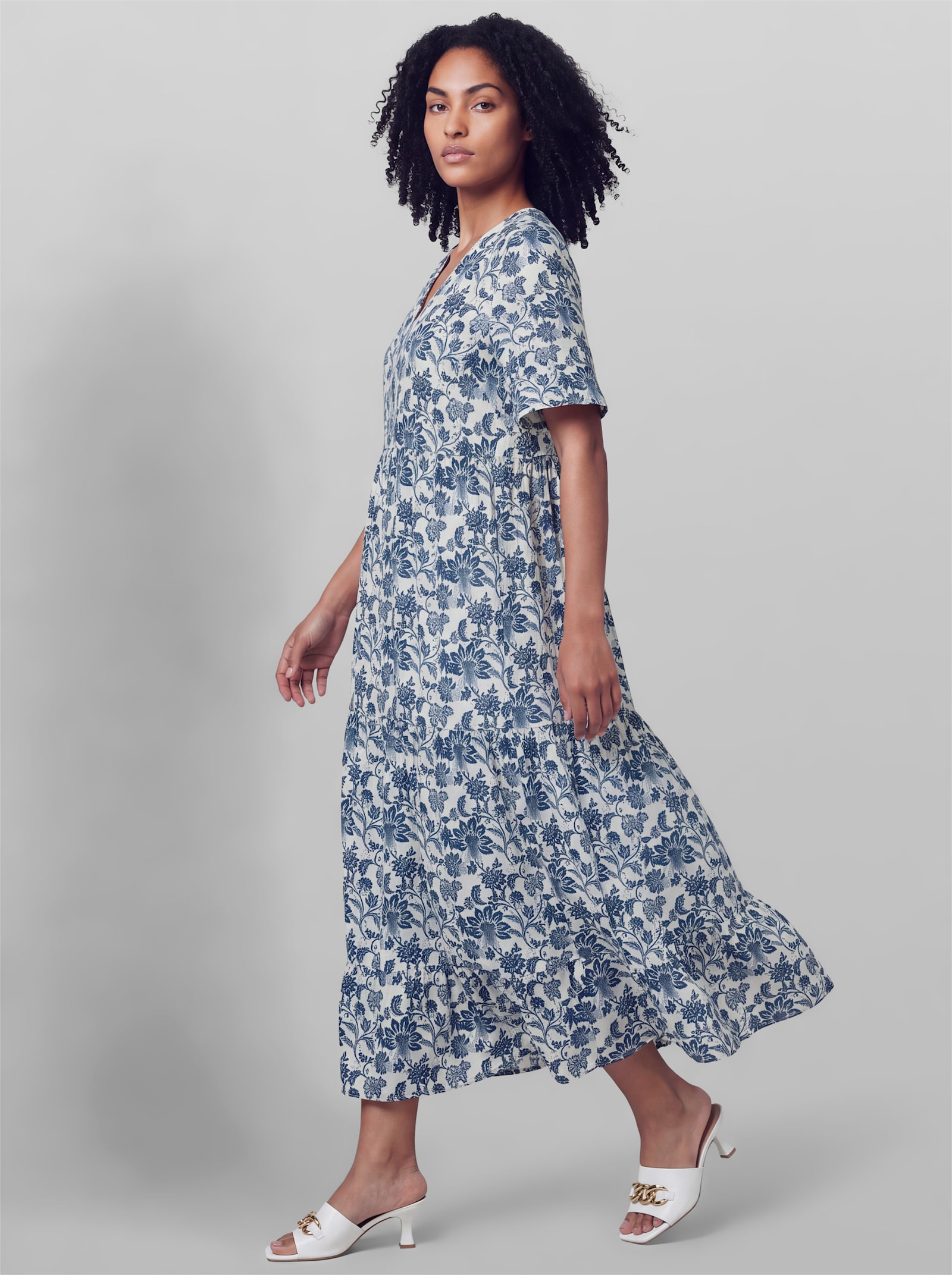 heine Druckkleid mit Ornament-Druck - ecru-jeansblau-bedruckt