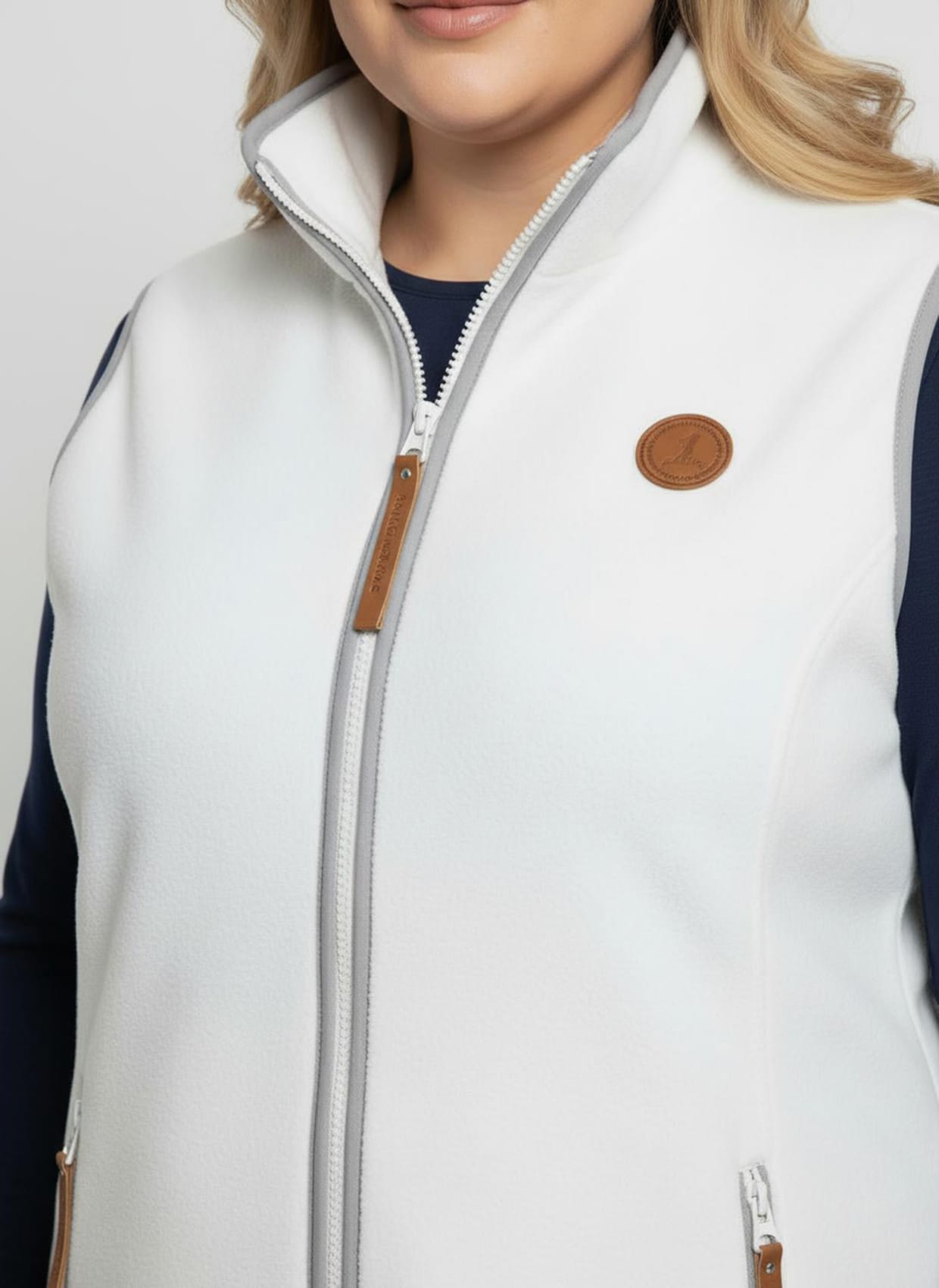 Fleeceweste mit Kontrastpaspeln - ecru