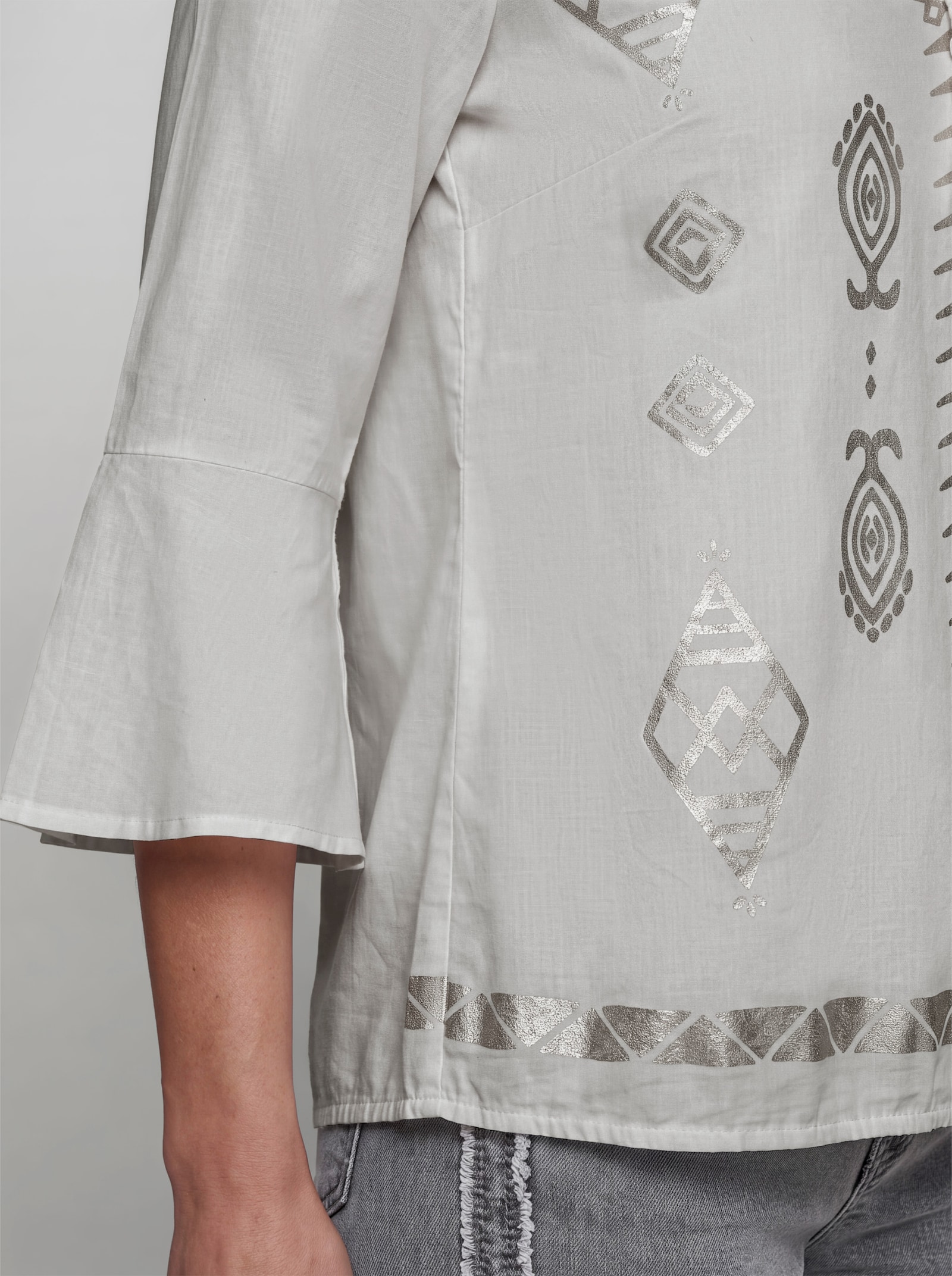 heine Baumwollbluse mit Folienprint - weiß