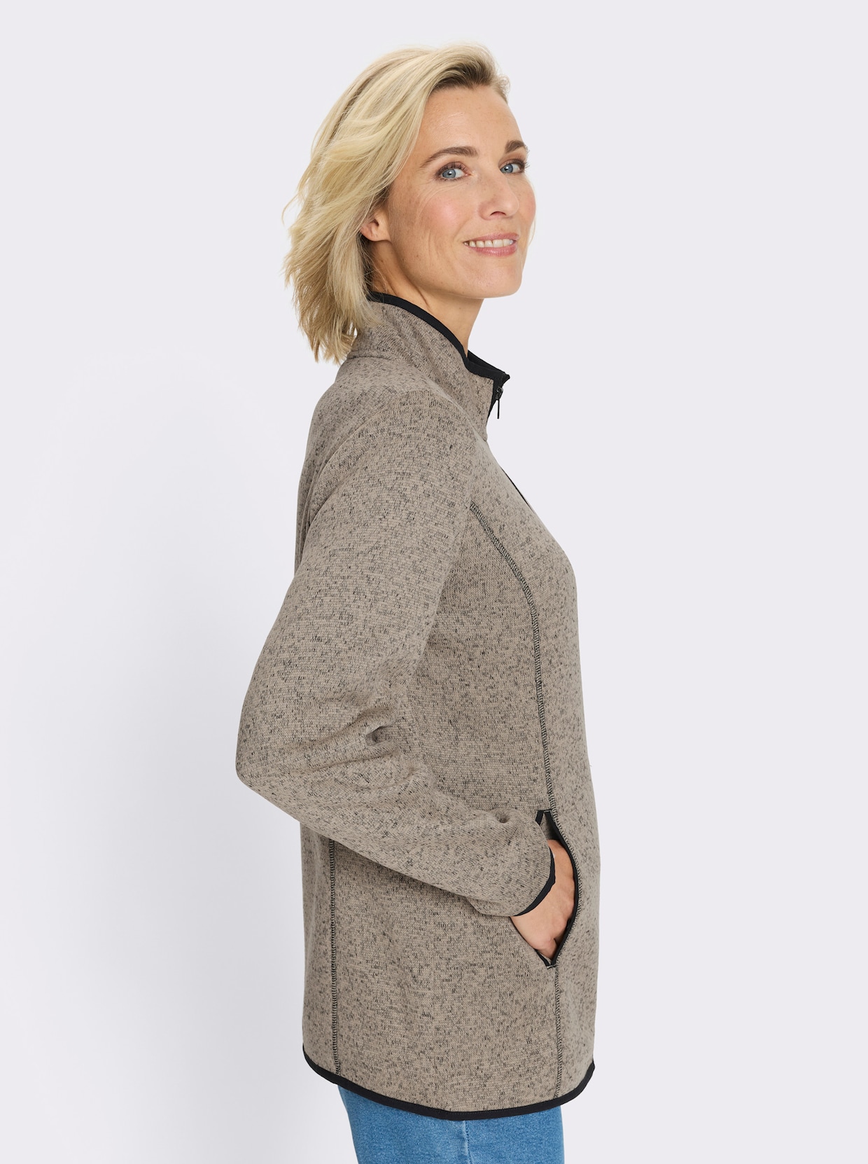 Gebreid fleecejack met elastische boorden met paspel - sesam/zwart gedessineerd