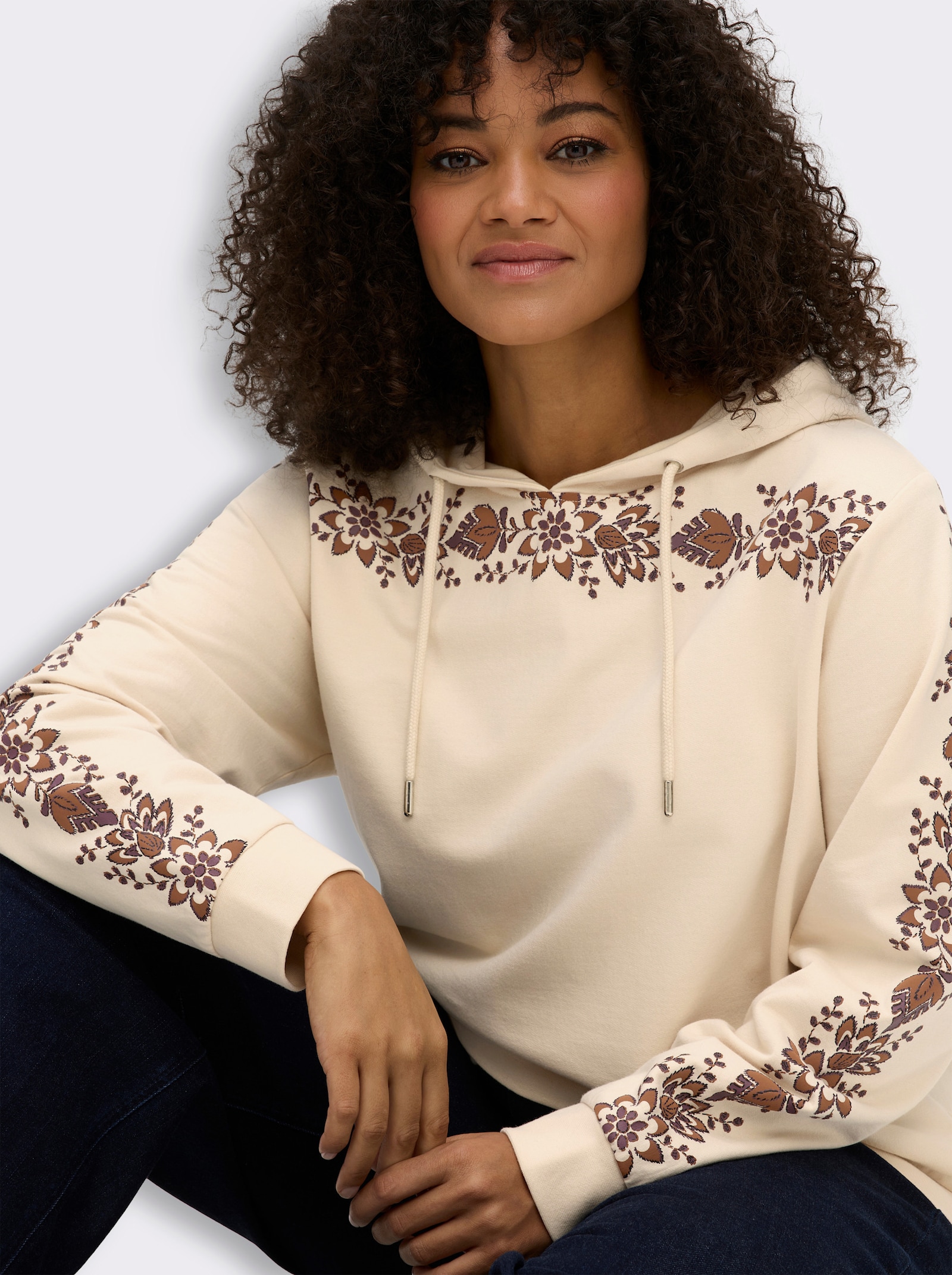 sheego Kapuzensweatshirt mit Blumenprint - elfenbein-cognac-bedruckt