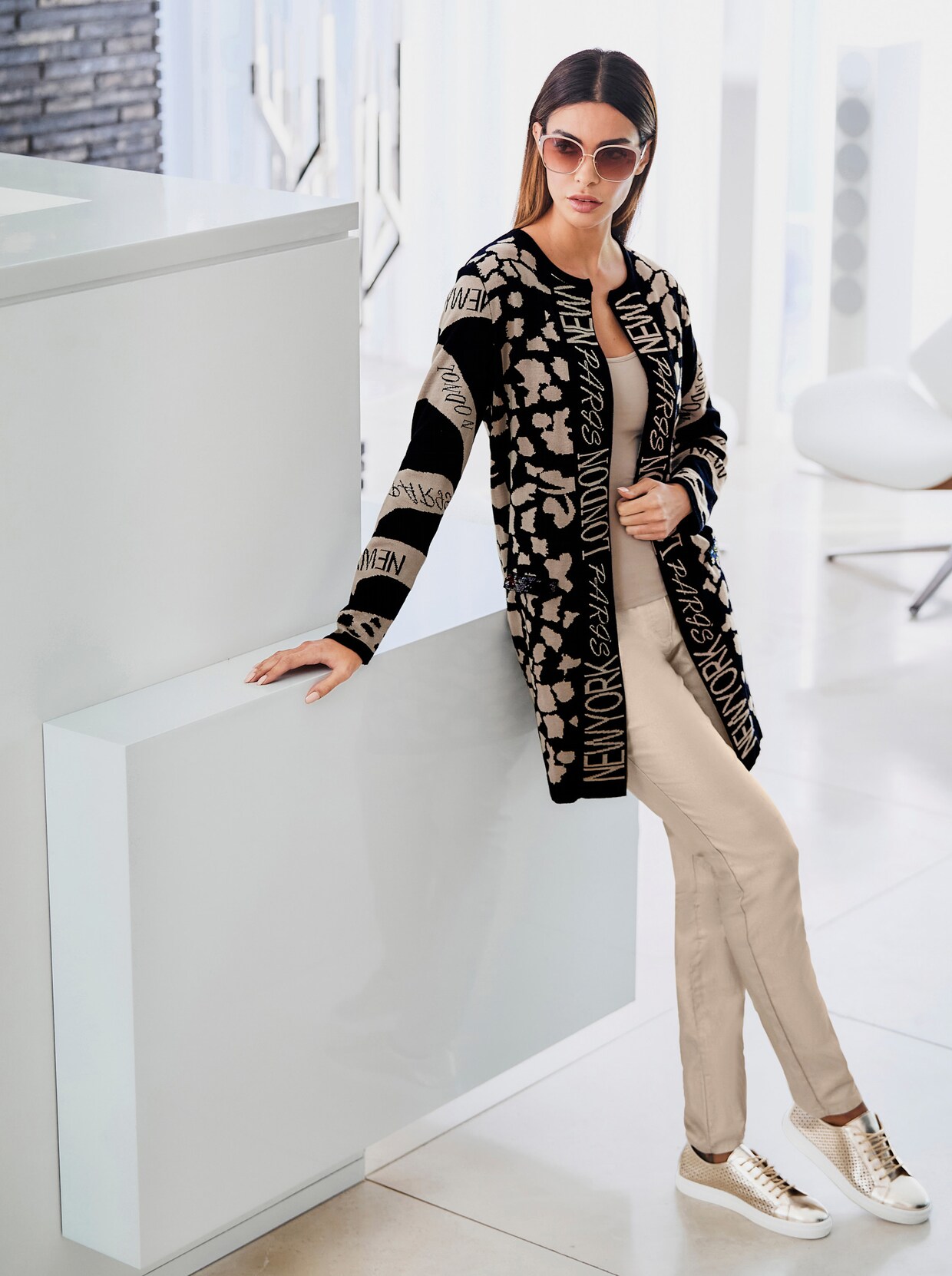 heine Strickjacke - schwarz-sand-gemustert