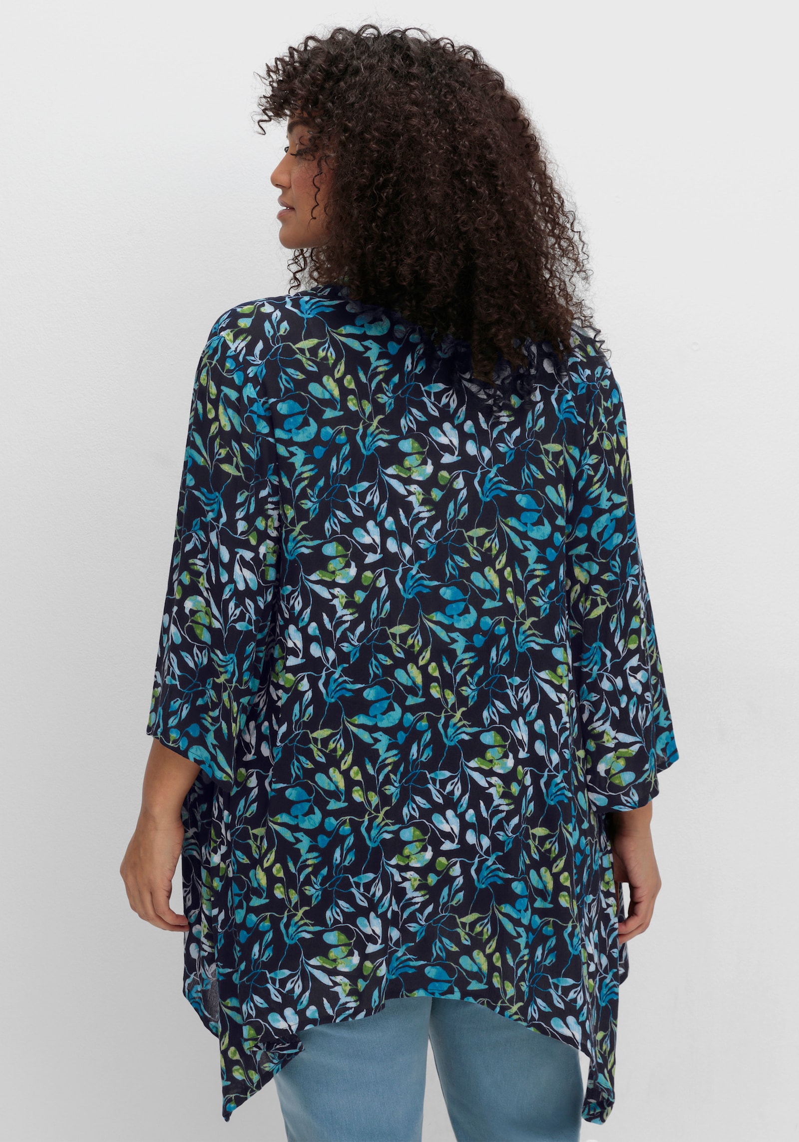 sheego Longbluse mit Blätterdruck, in Zipfelform - tiefblau-bedruckt