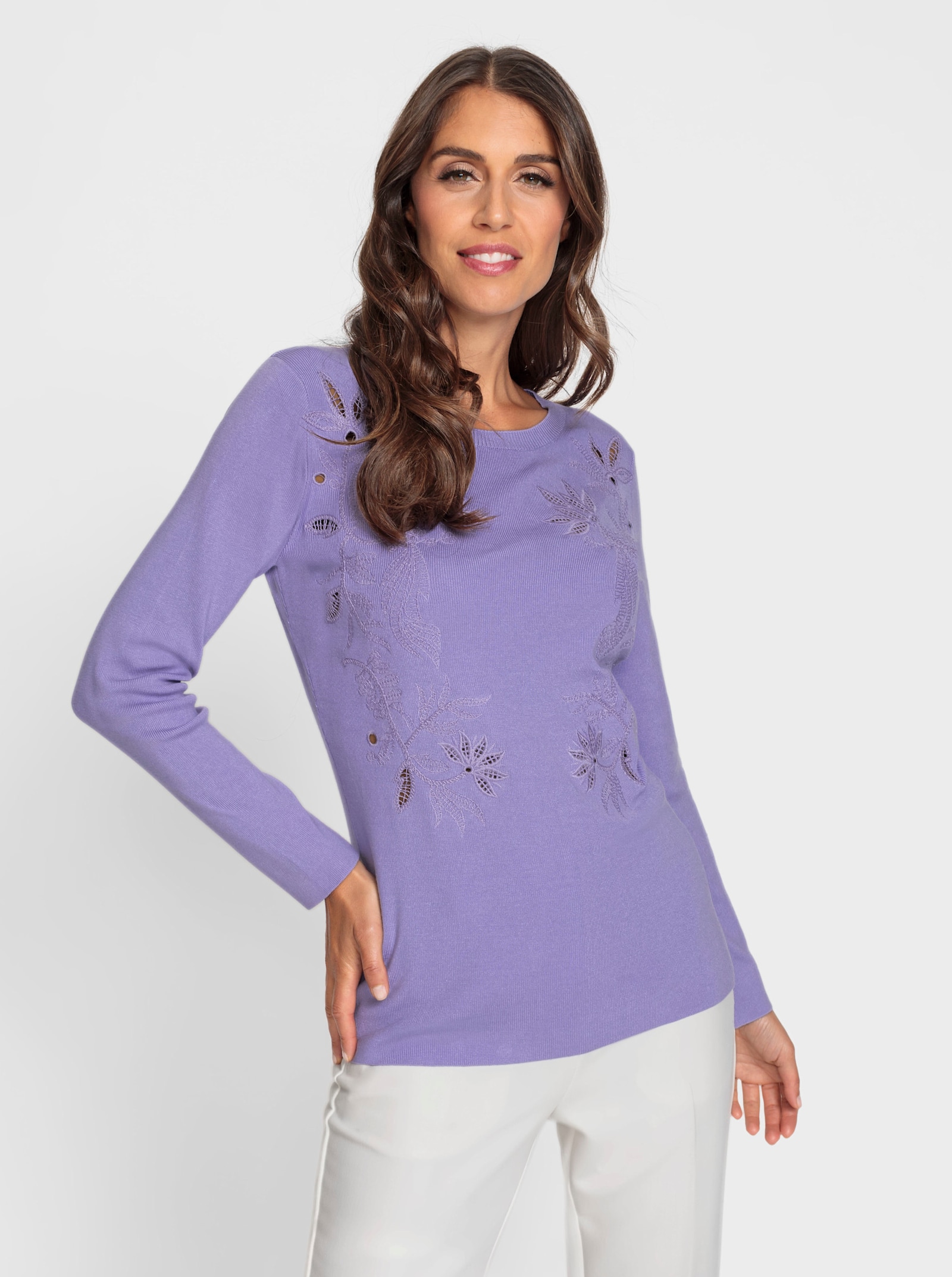 heine Rundhalspullover mit Blütenstickerei - lavendel