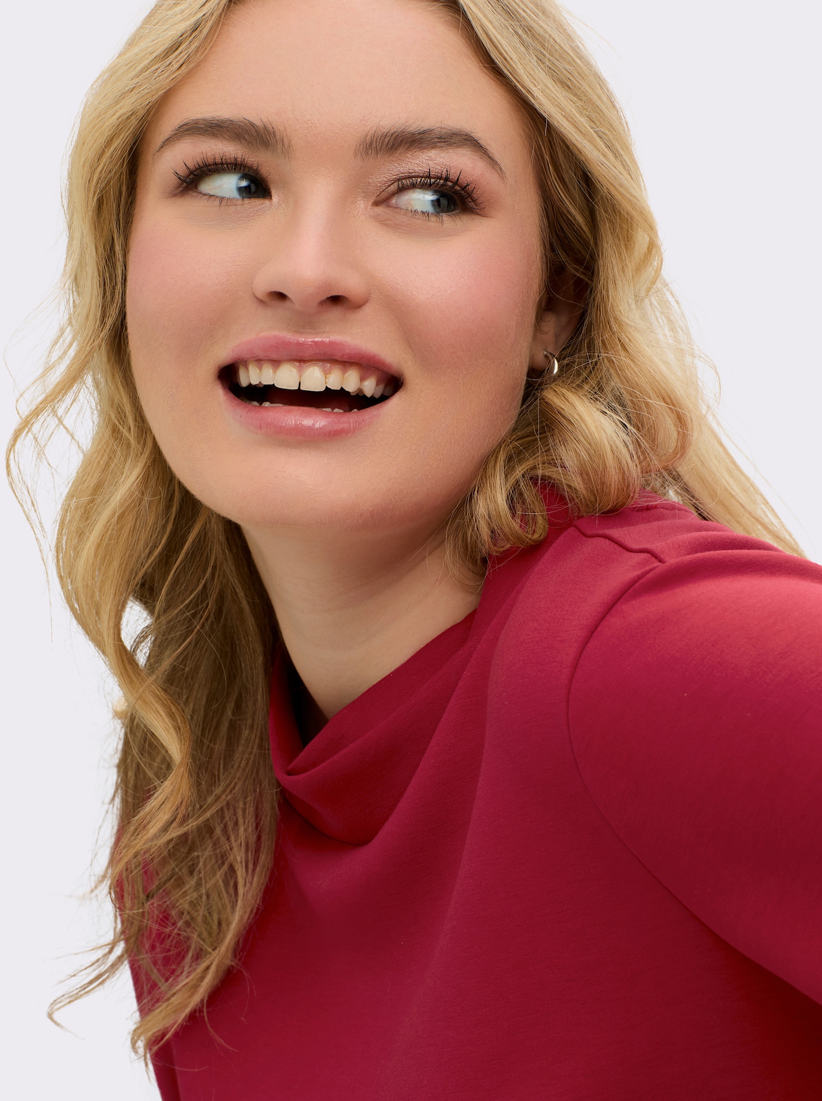sheego Sweatshirt mit Glitzerdetails - kirsche