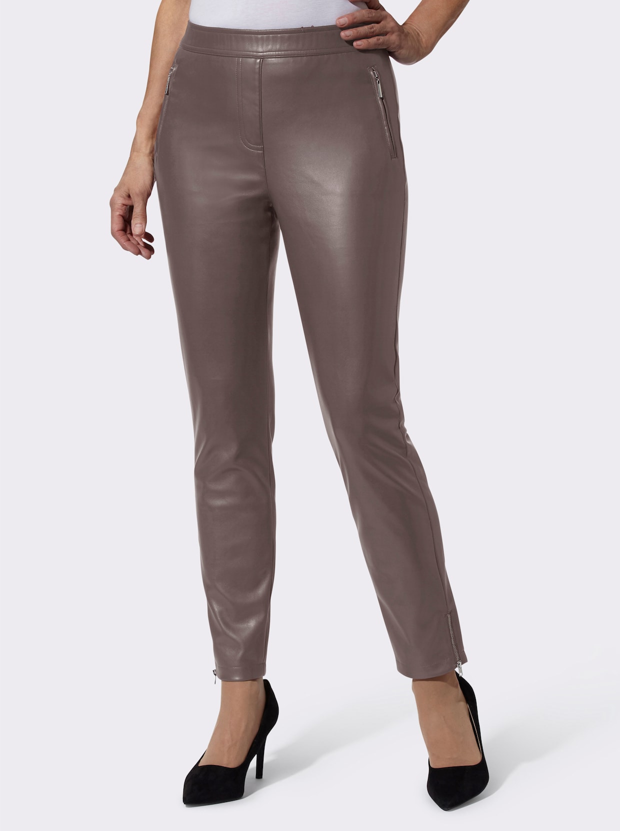 Broek van imitatieleer - donkertaupe