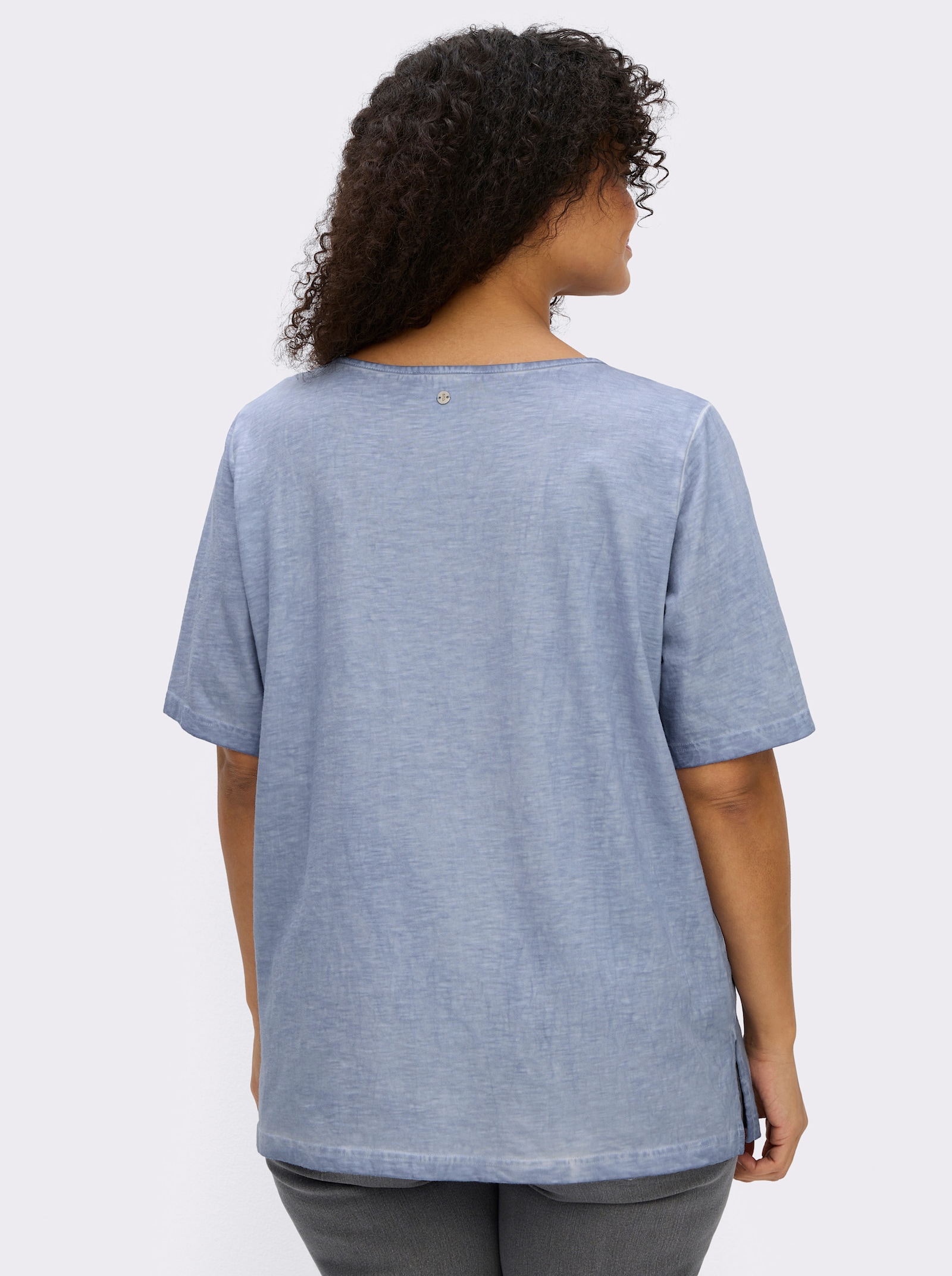 sheego Shirt met bloemenborduursel - bleu