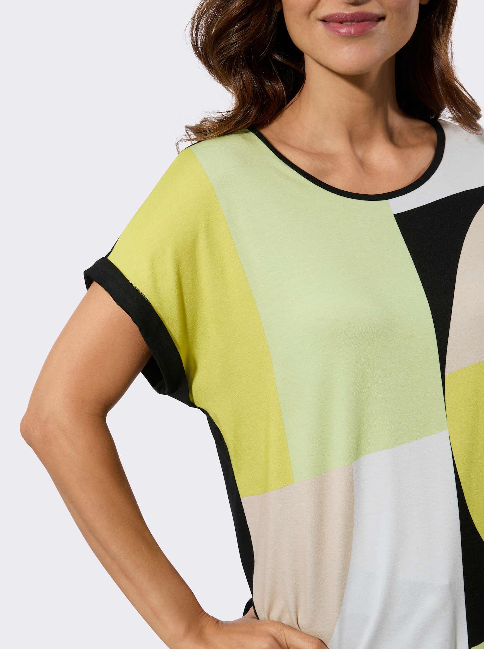 Print-Shirt in Viskose-Qaulität - pistazie-schwarz-bedruckt