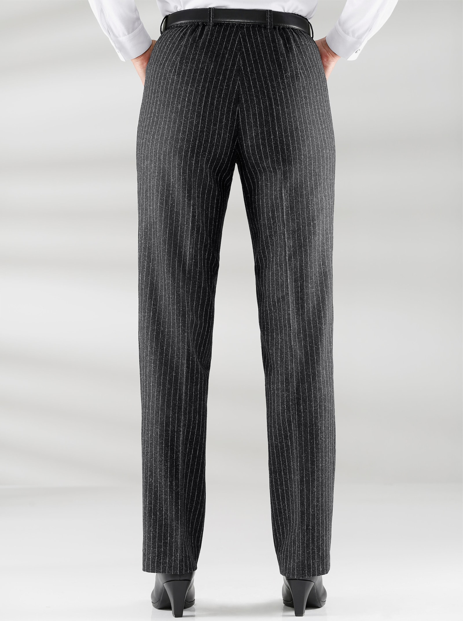 Come on Broek met persplooien en taillenaden - zwart-witte krijtstrepen