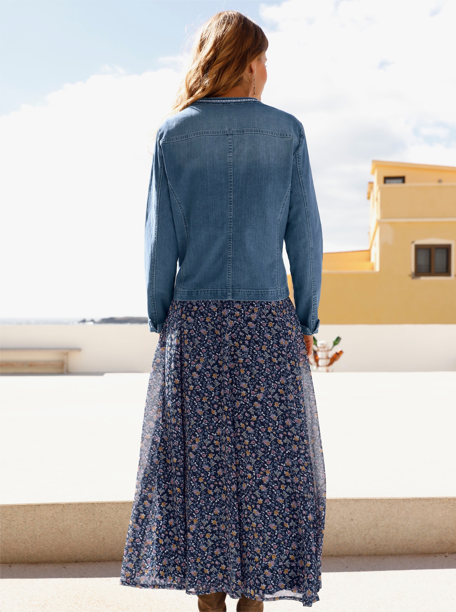 Maxirock in weiter Bahnenform - marine-bedruckt