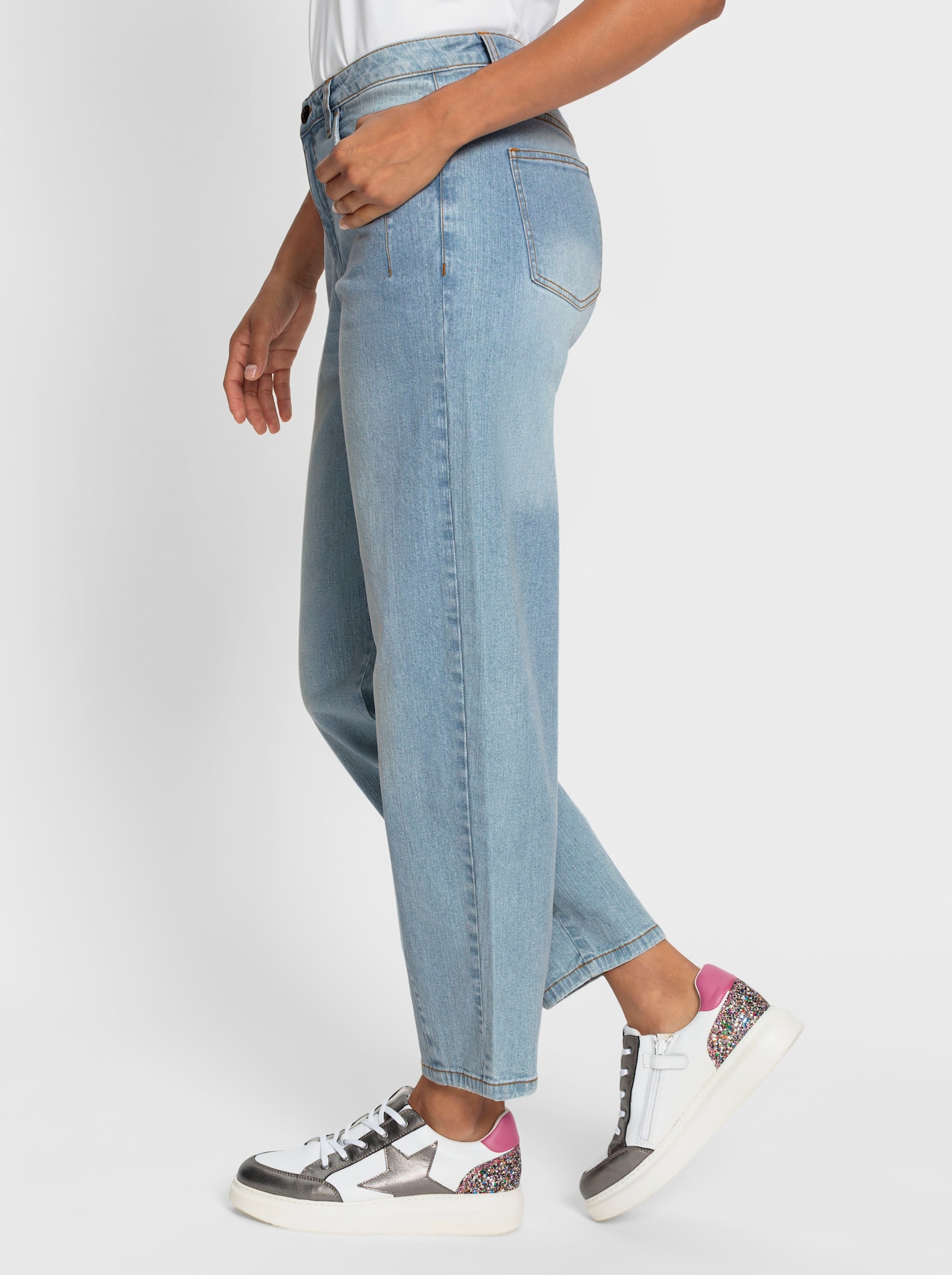 Džíny střihu mom - bělená modrá