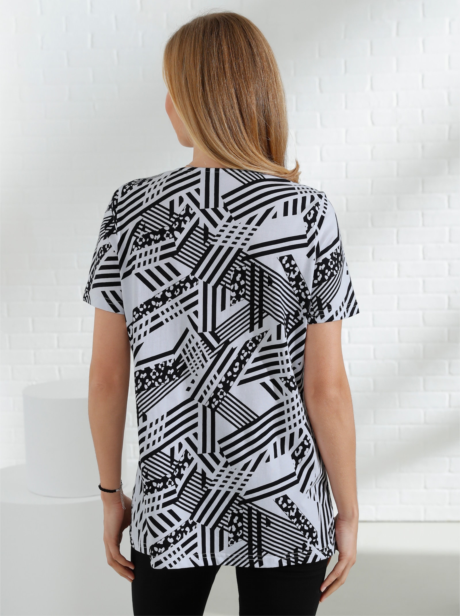 Longshirt in A-Form mit Falten - weiß-gemustert